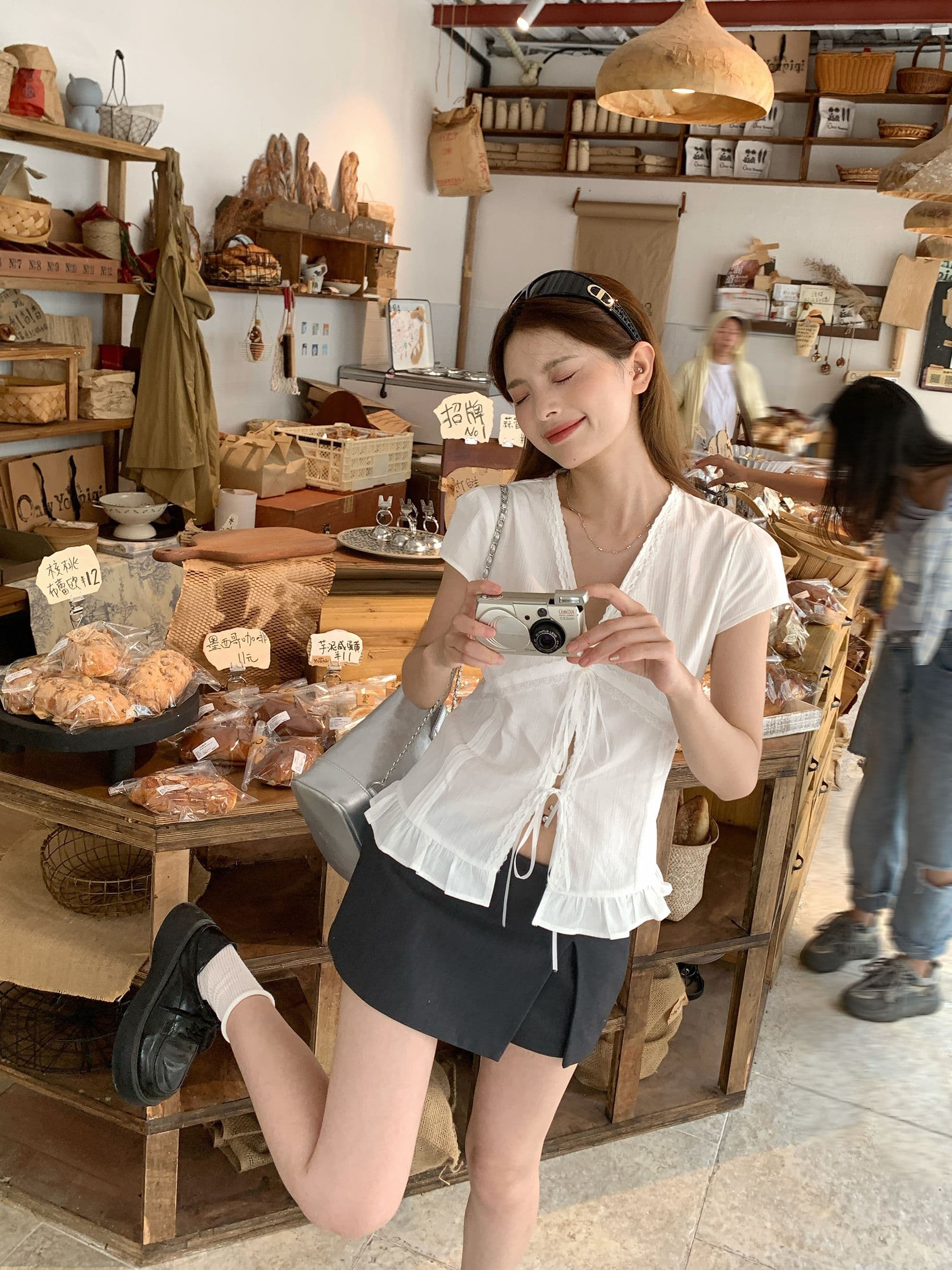 원본 원단 레이스 레이스 몸매 가꾸기 V넥 허리 수축 반팔 흰 셔츠 레이스업 디자인 센스 아메리칸 핫걸 맨위 상세 이미지 10