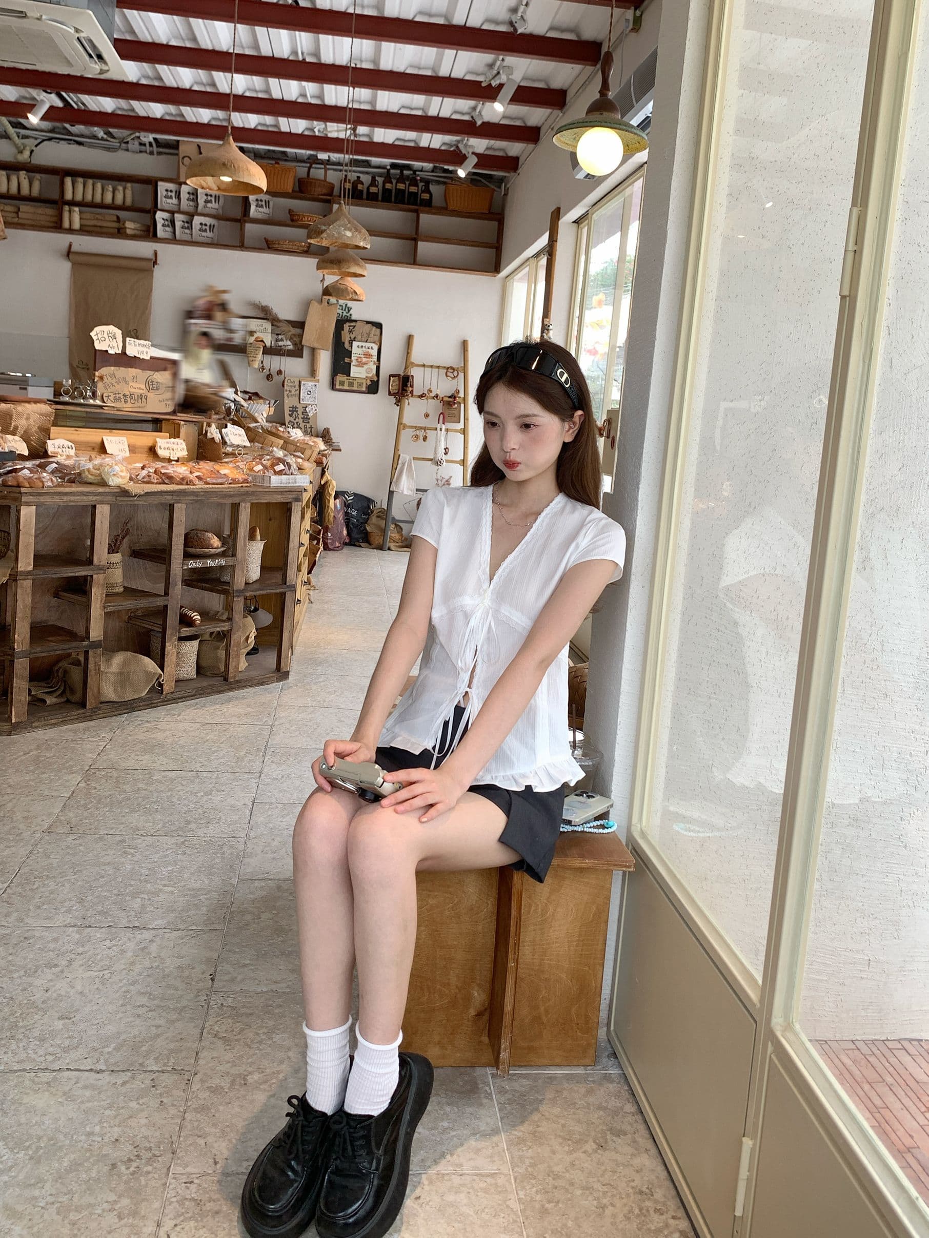 원본 원단 레이스 레이스 몸매 가꾸기 V넥 허리 수축 반팔 흰 셔츠 레이스업 디자인 센스 아메리칸 핫걸 맨위 상세 이미지 12