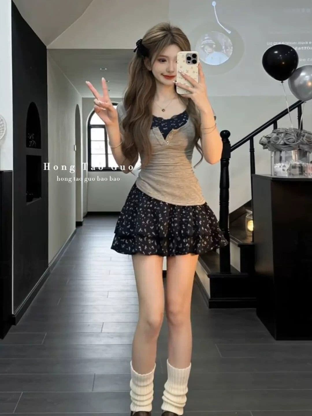 2026 봄 V넥 반팔 꽃무늬 반 스커트 투피스 세트 여성 의류 달콤함 연령 감소 세트 상세 이미지 1