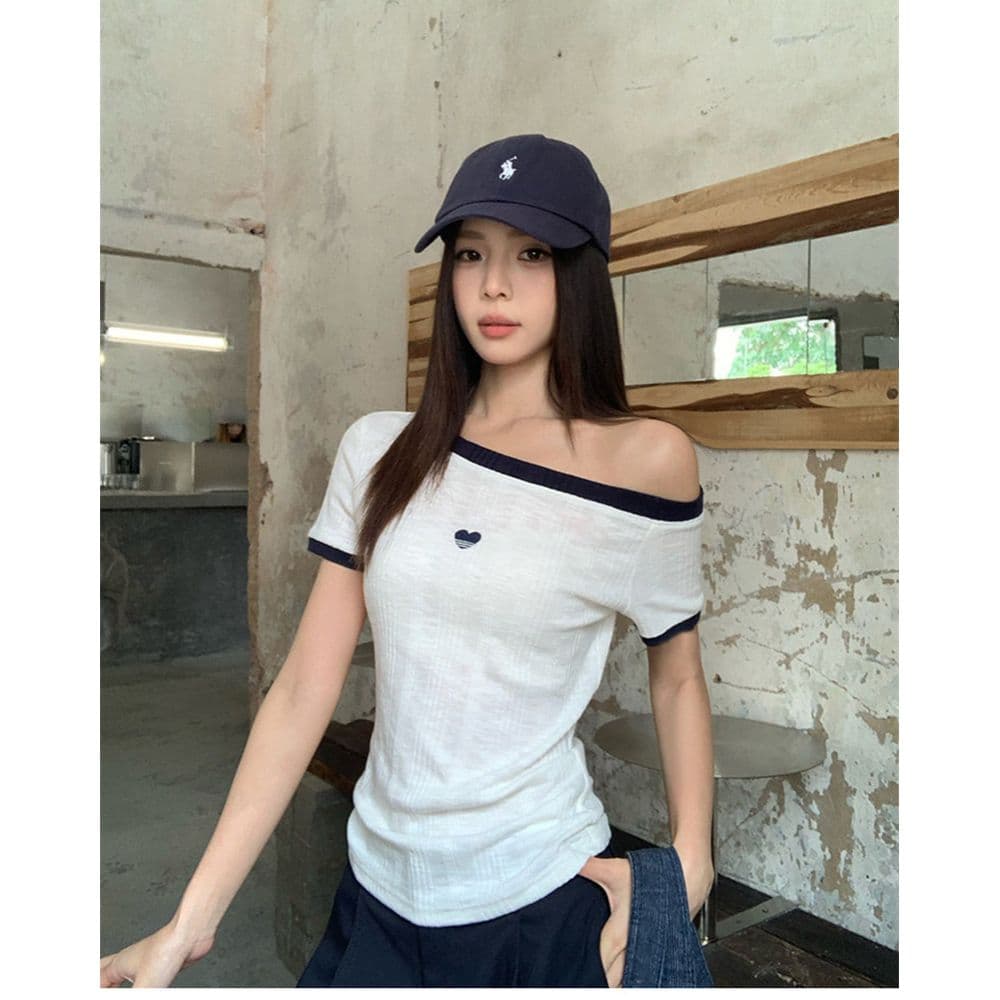 원본 것 원단 여름 비스듬한 어깨 보트넥 반팔 티셔츠 배색 칼라 개성 제인 트렌디 바람 맨위