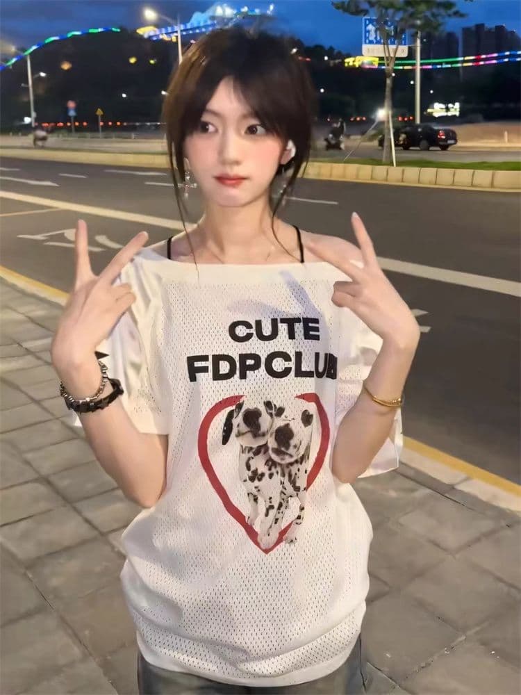 원본 원단 하트 강아지 핫걸 비스듬한 어깨 반팔 티셔츠 여성 여름 오프숄더 메쉬 패치워크 맨위 저지