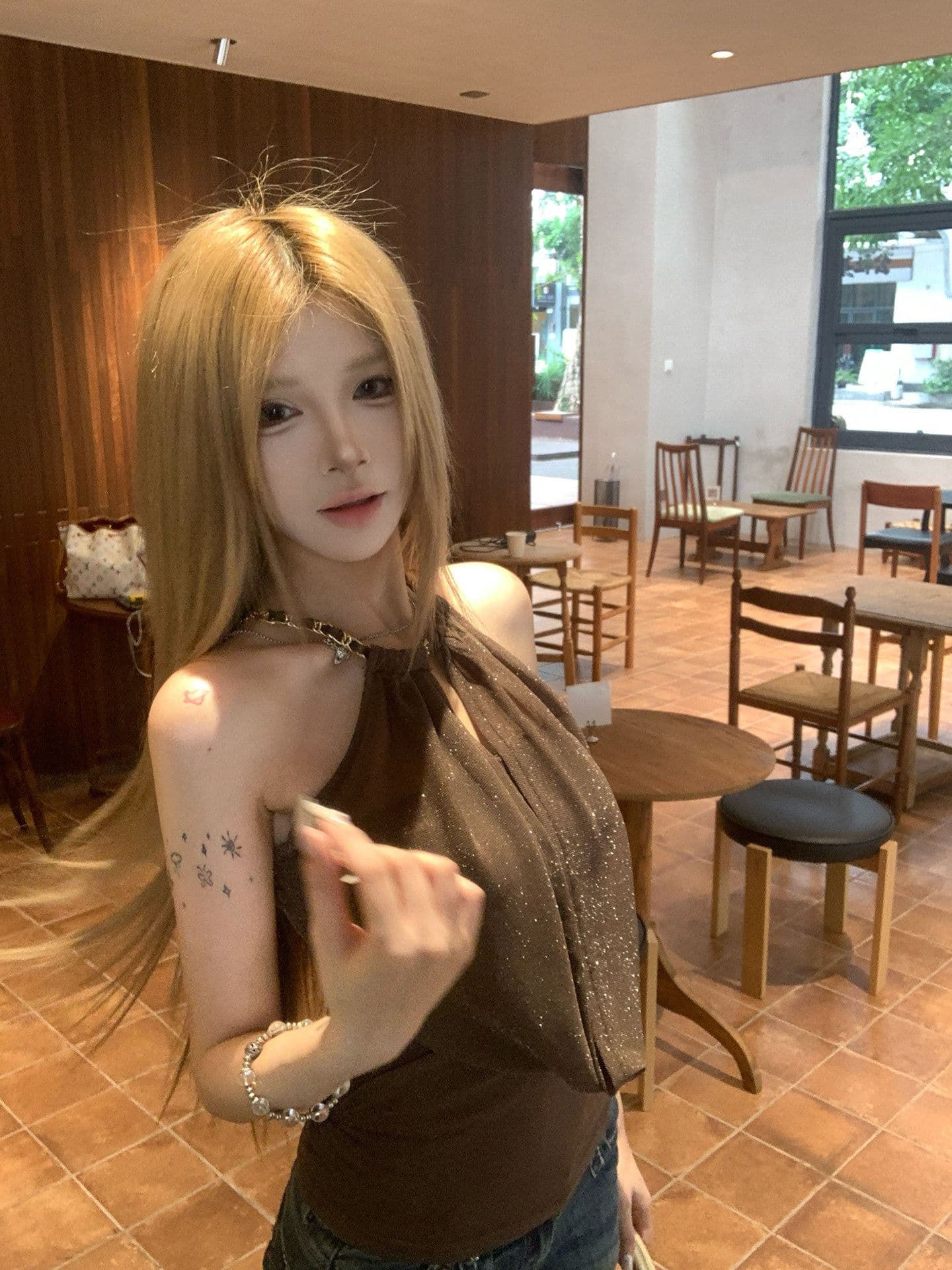 휴가 바람 캐미솔 여름 커피 색상 외출용 백리스 행침 목 민소매 맨위 상세 이미지 19