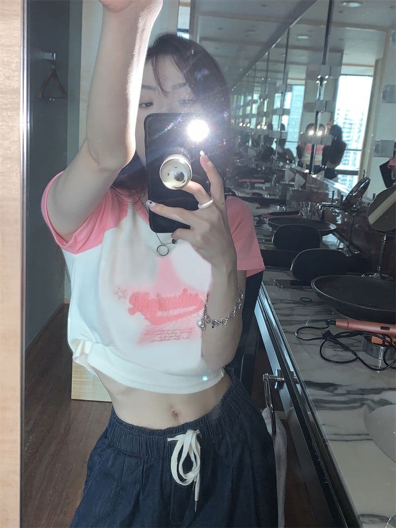 달콤한 핫걸 알파벳 긍정적 인 어깨 티셔츠 여성 여름 새로운 몸매 가꾸기 쇼트 스타일 이슬 뼈의 슬림해 보이는 반팔 맨위 상세 이미지 6
