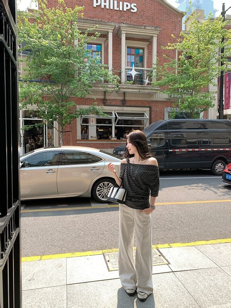 오프숄더 반팔 티셔츠 여성 여름 새로운 핫걸 품격 몸매 가꾸기 다용도 레트로 블랙 스트라이프 슬림해 보이는 맨위 상세 이미지 9