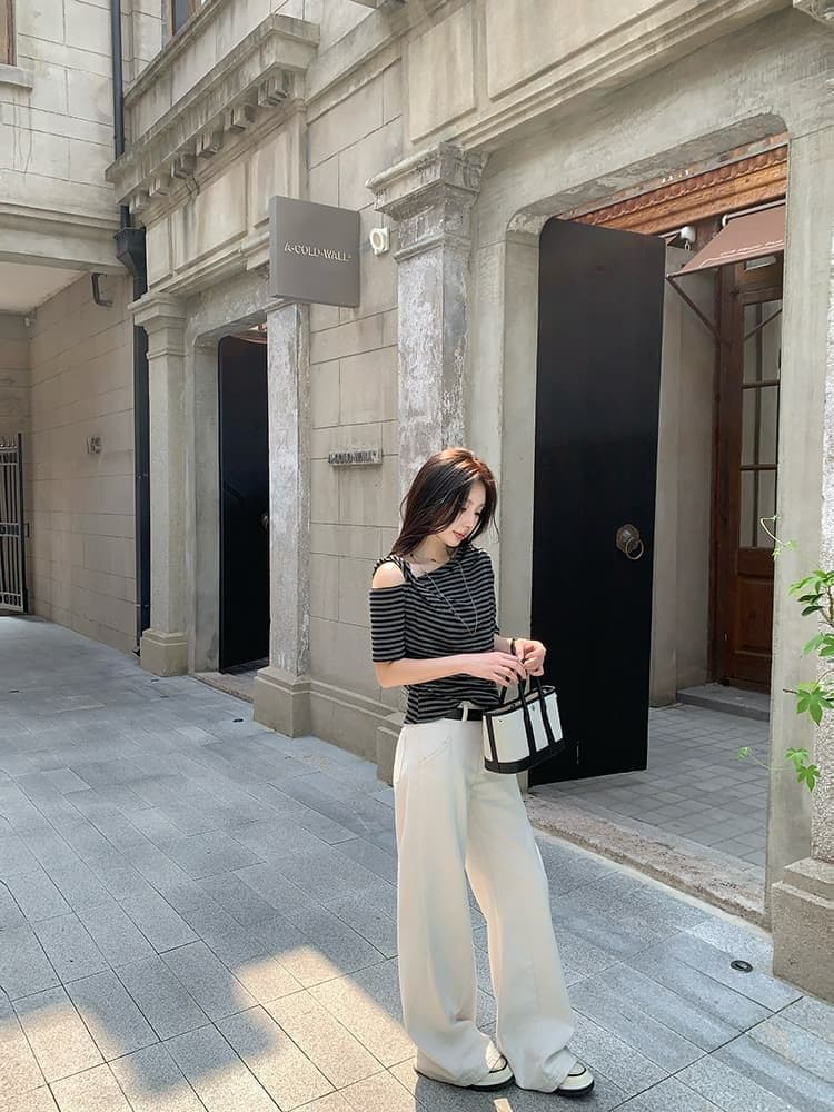 오프숄더 반팔 티셔츠 여성 여름 새로운 핫걸 품격 몸매 가꾸기 다용도 레트로 블랙 스트라이프 슬림해 보이는 맨위 상세 이미지 13