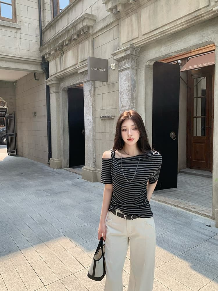 오프숄더 반팔 티셔츠 여성 여름 새로운 핫걸 품격 몸매 가꾸기 다용도 레트로 블랙 스트라이프 슬림해 보이는 맨위 상세 이미지 16