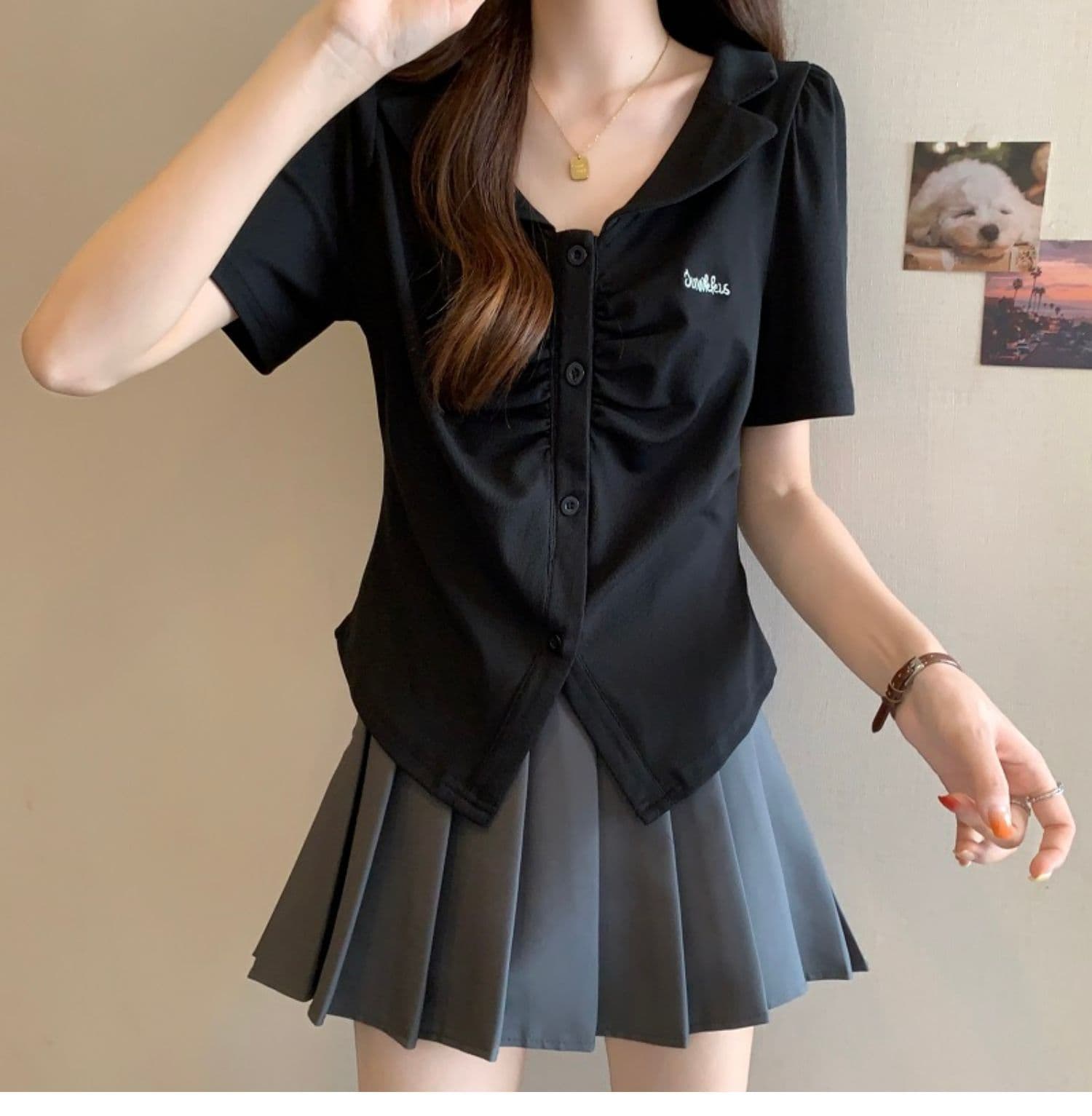 불규칙 주름 자수 폴로 칼라 반팔 티셔츠 맨위 상세 이미지 3