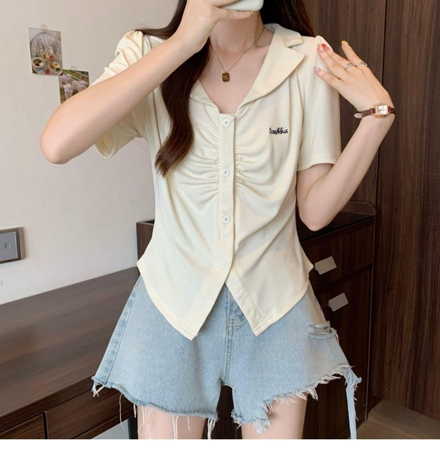 불규칙 주름 자수 폴로 칼라 반팔 티셔츠 맨위 상세 이미지 5