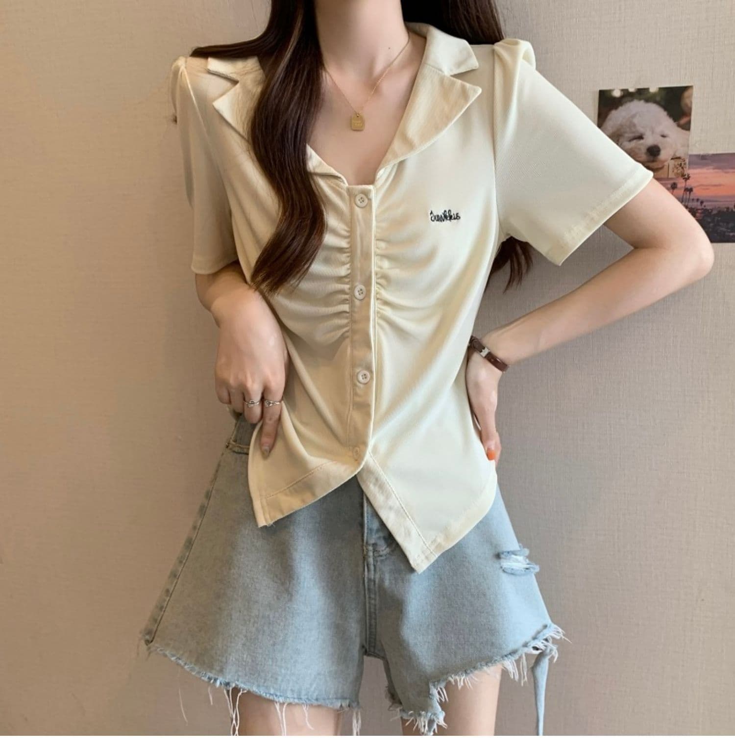 불규칙 주름 자수 폴로 칼라 반팔 티셔츠 맨위 상세 이미지 8