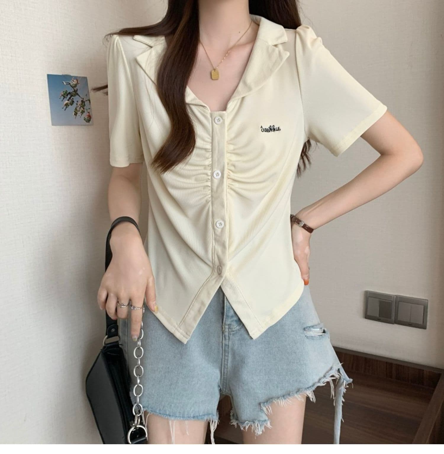 불규칙 주름 자수 폴로 칼라 반팔 티셔츠 맨위 상세 이미지 10