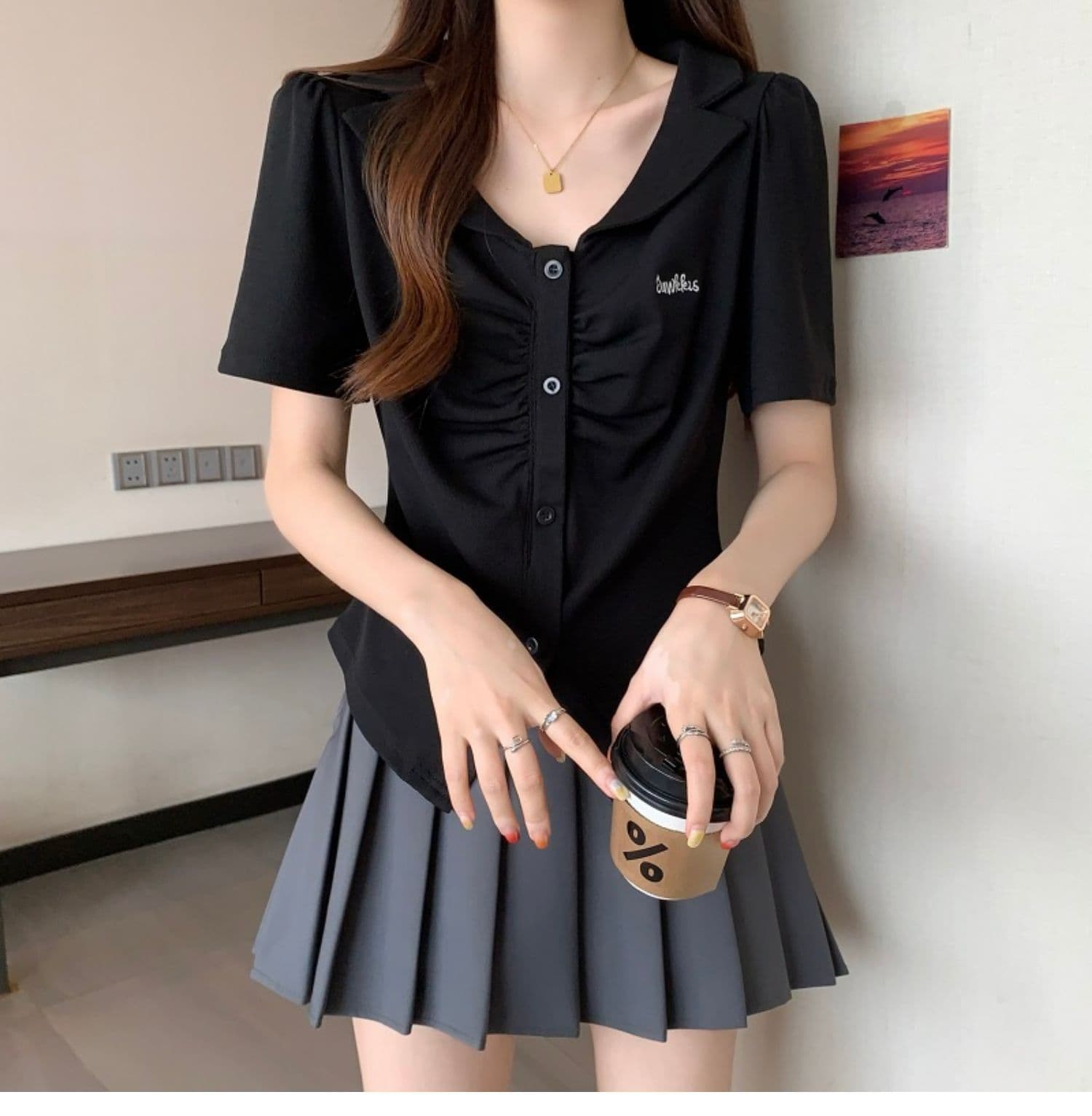 불규칙 주름 자수 폴로 칼라 반팔 티셔츠 맨위 상세 이미지 12