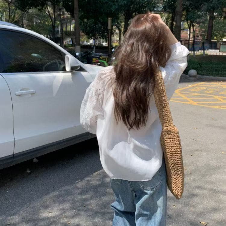 달콤함 레트로 무거운 작업 홀로우 아웃 자수 레이스업 라운드 넥 여성 셔츠 루즈핏 캐주얼 인사이드 가져 가라. 벌룬 소매 맨위 상세 이미지 11
