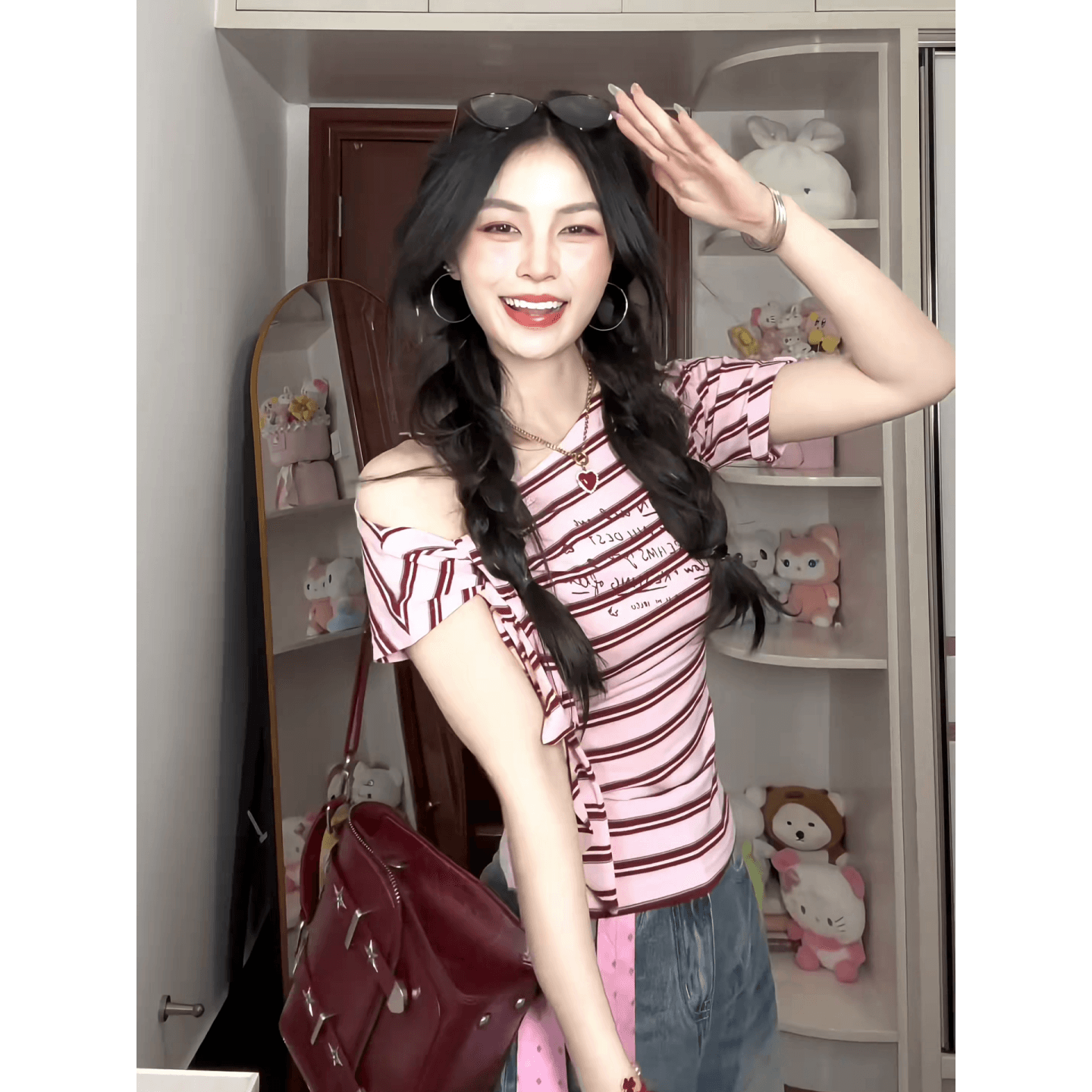 원본 품질 여름 핑크색 스트라이프 알파벳 프린트 비스듬한 어깨 티셔츠 여성 탈착식 레이스업 반팔 맨위 상세 이미지 4