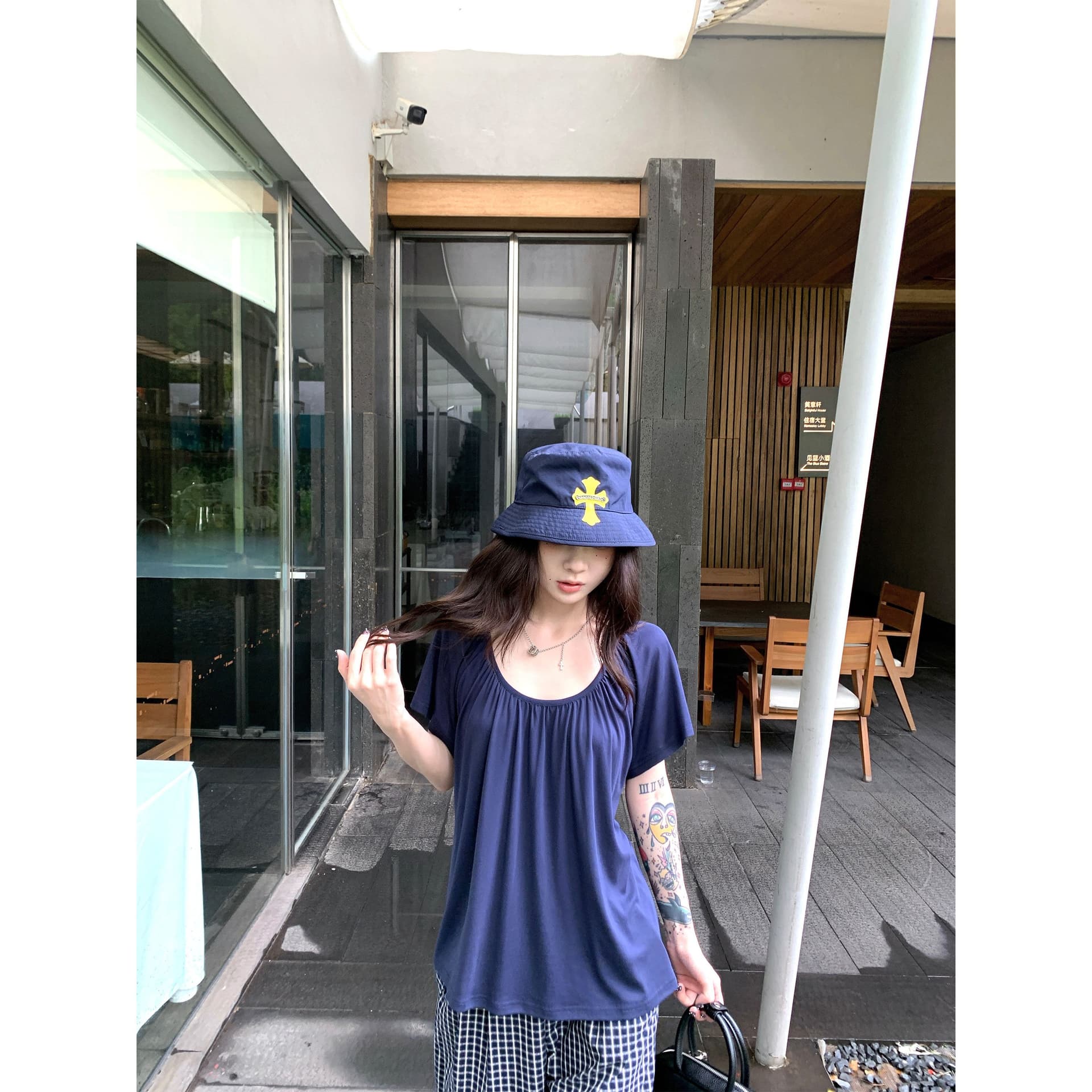 느긋한 u 칼라 반팔 티셔츠 여성 의류 여름 한 부서 고급 센스 다용도 캐주얼 주름 부드러운 찹쌀 맨위 이미지 4