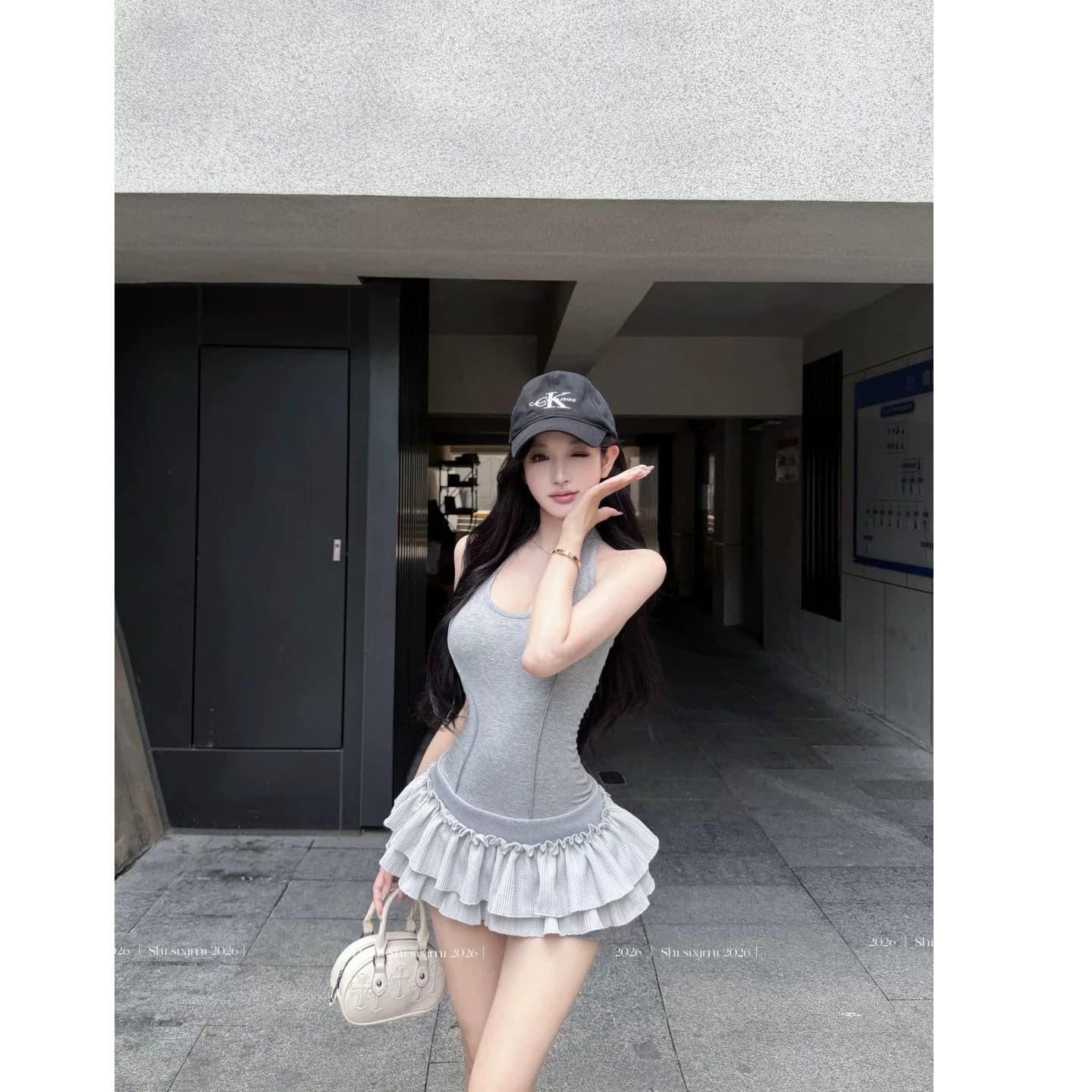 섹시함 핫걸 백리스 민소매 행침 목 여성 드레스 여름 허리 수축 몸매 가꾸기 케이크 치마 품격 슬림해 보이는 미니 스커트 이미지 3