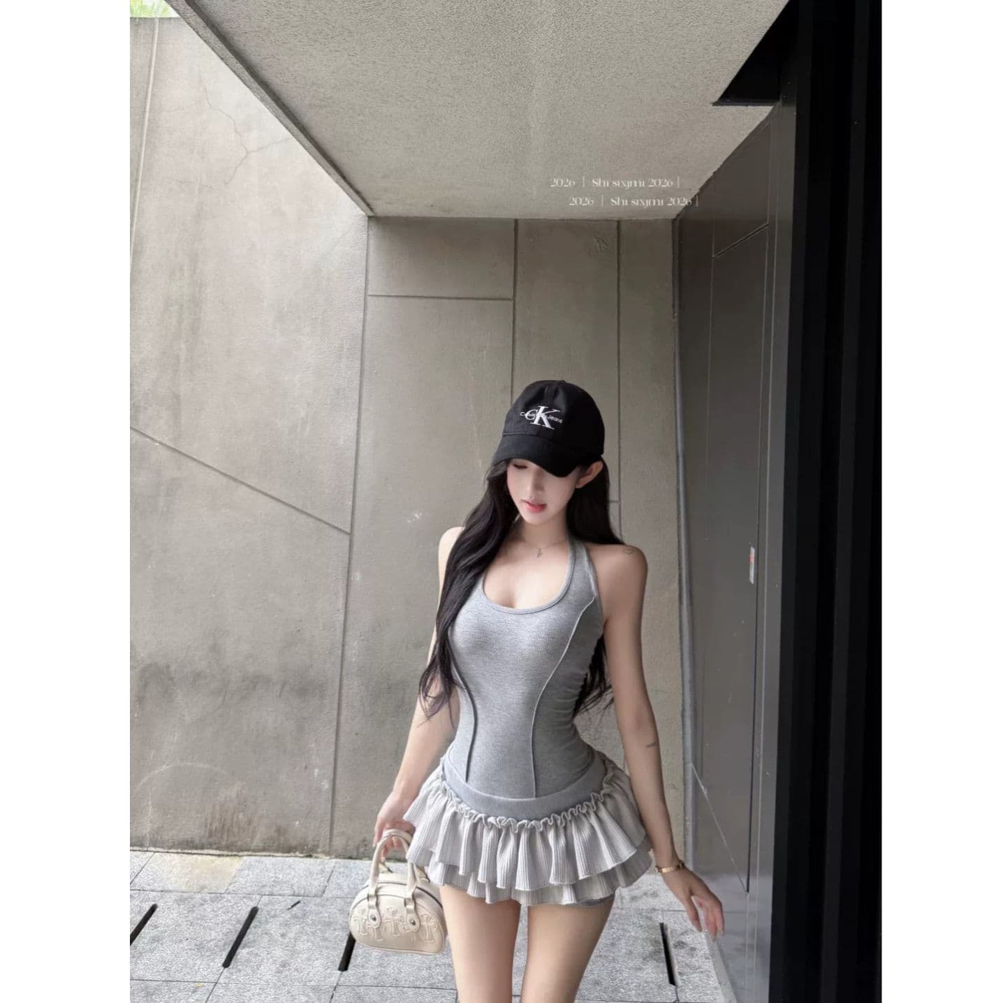 섹시함 핫걸 백리스 민소매 행침 목 여성 드레스 여름 허리 수축 몸매 가꾸기 케이크 치마 품격 슬림해 보이는 미니 스커트 이미지 4
