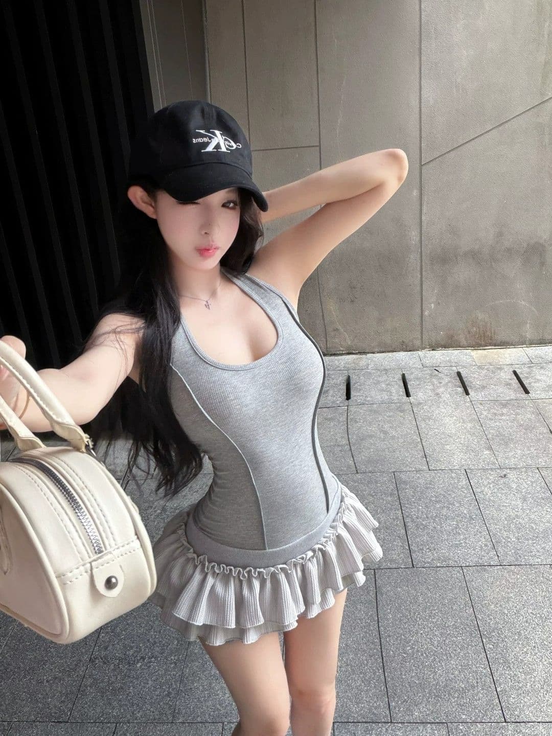 섹시함 핫걸 백리스 민소매 행침 목 여성 드레스 여름 허리 수축 몸매 가꾸기 케이크 치마 품격 슬림해 보이는 미니 스커트 상세 이미지 1