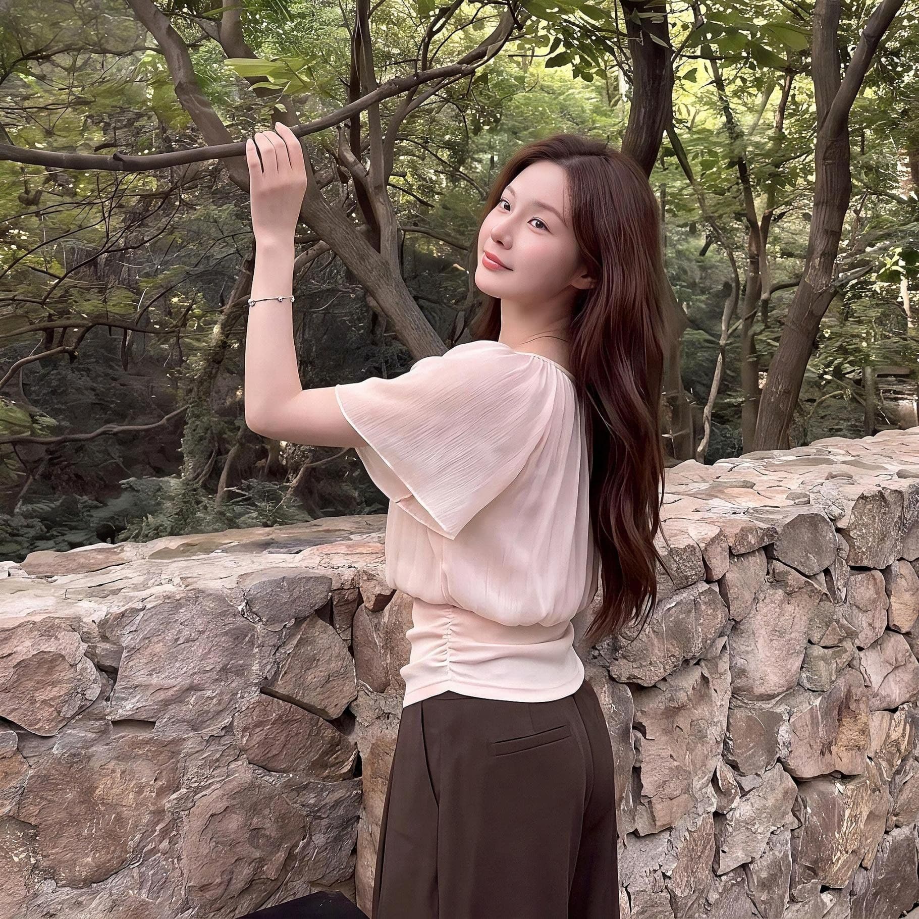 좋은 면 싸움 쉬폰 주름 부드러운 한 부서 바람 V넥 레이스업 여성 셔츠 여름 연꽃 잎 소매 페이크 레이어드 맨위 상세 이미지 4