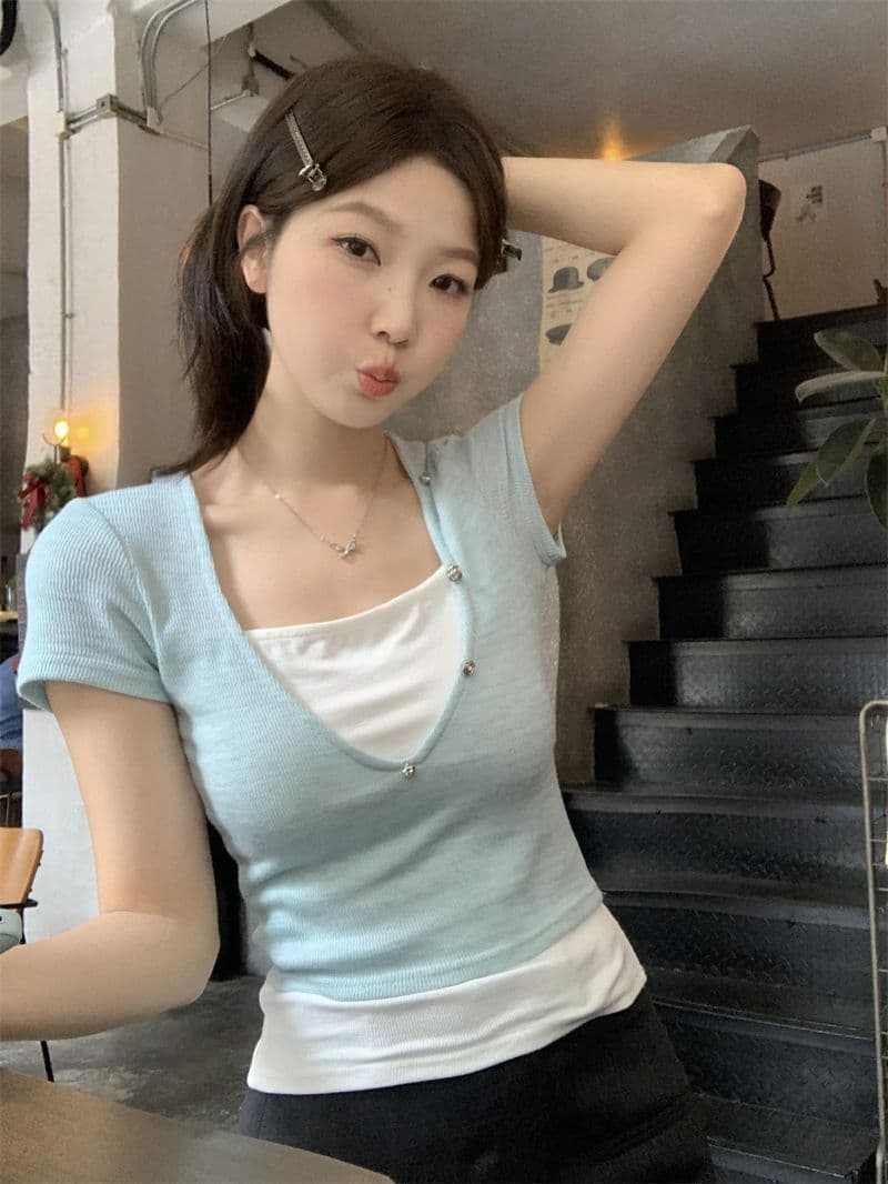 원본 광저우 원단 페이크 레이어드 패치워크 색상 긍정적 인 어깨 반팔 티셔츠 여성 여름 2026 새로운 이미지 3