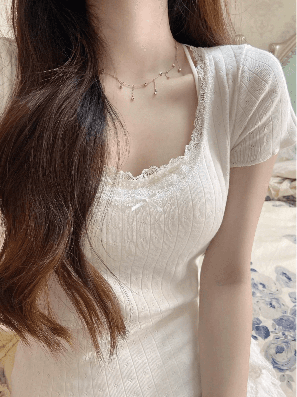 원본 광저우 원단 순수한 욕망 달콤함 레이스 몸매 가꾸기 슬림해 보이는 긍정적 인 어깨 쇼트 스타일 인사이드 가져 가라. 이미지 4