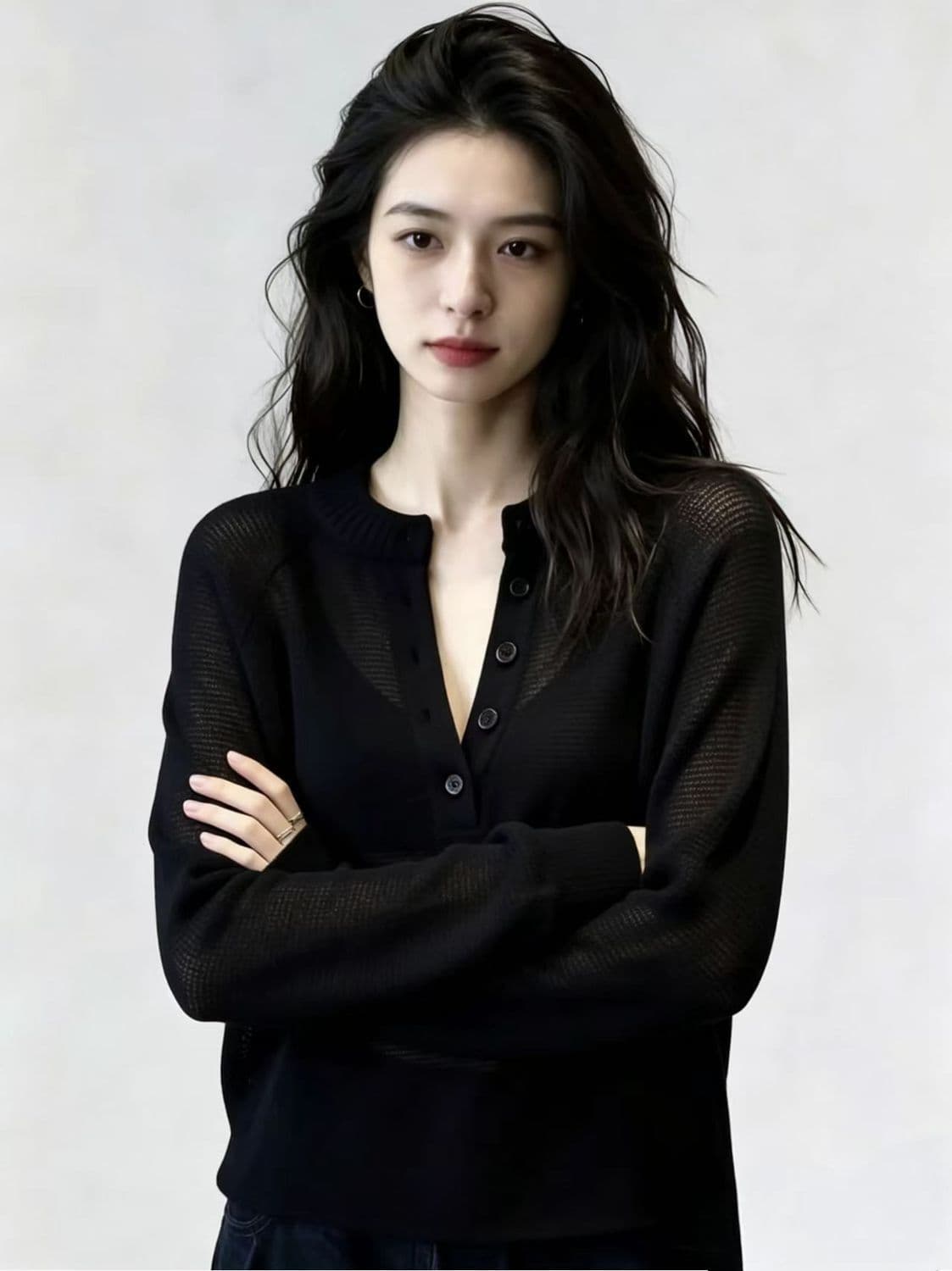 2026 가을 겨울 루즈핏 슬림해 보이는 수 있습니다. 외출용 다용도 맨위 반 개방 칼라 검정색 긴팔 티셔츠 자외선 차단 블라우스 얇은 스타일 상세 이미지 1