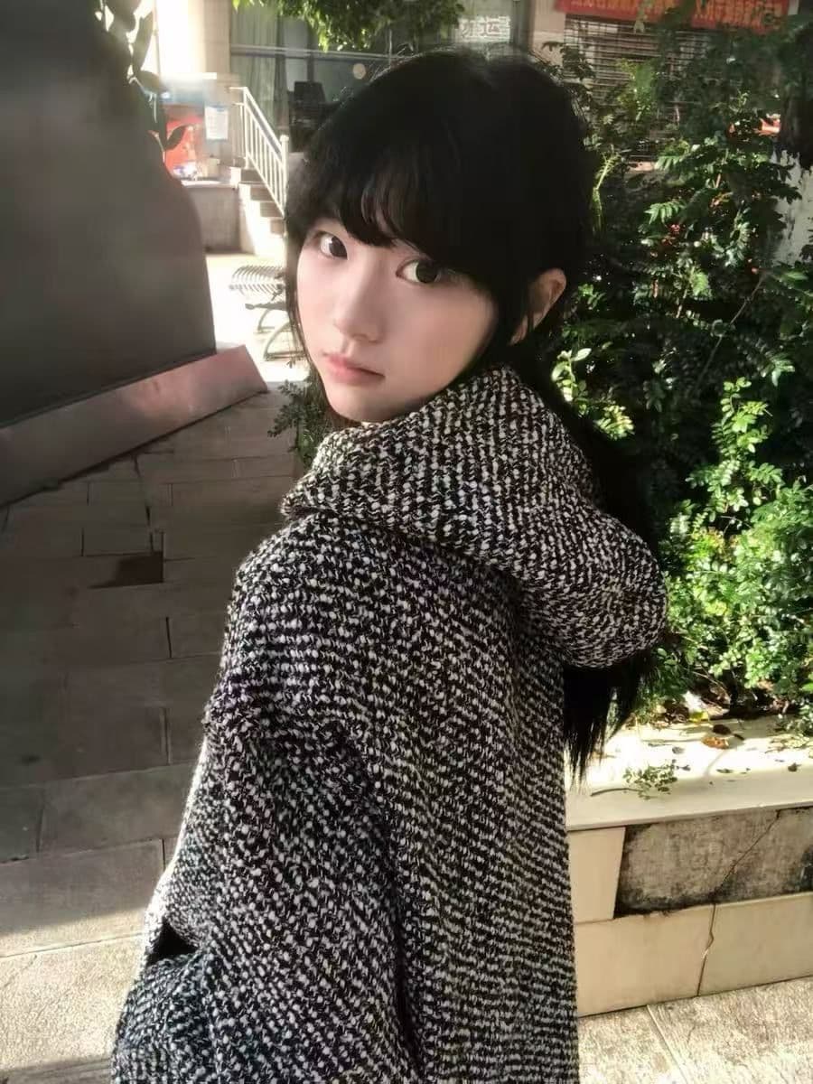 광저우 원본 작은 샤넬 스타일 원단 후드티 여성 상세 이미지 4