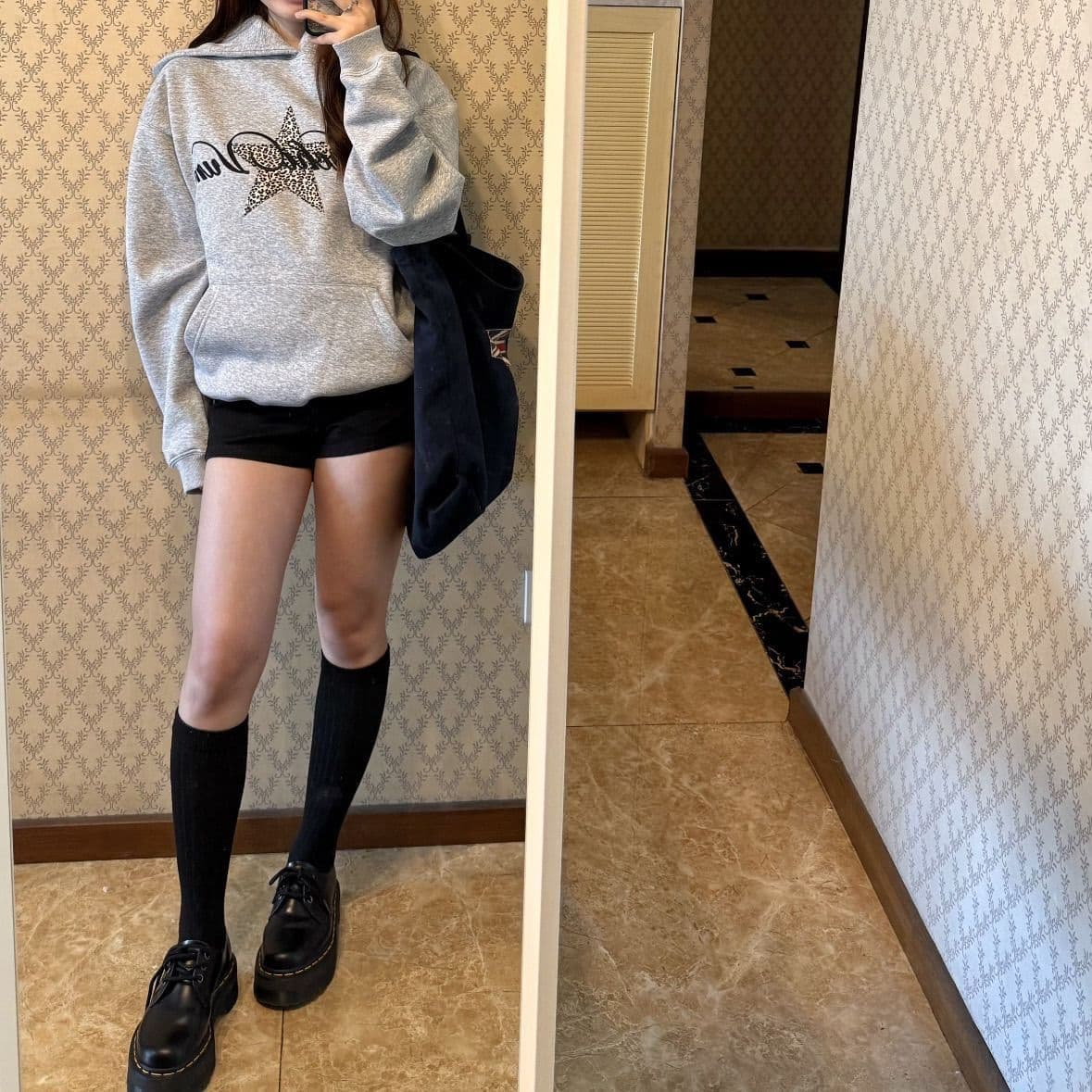 얇은 스타일 털이 있는 자수 패치 순수한 Mianhua 면 복합 후드티 여성 상세 이미지 9