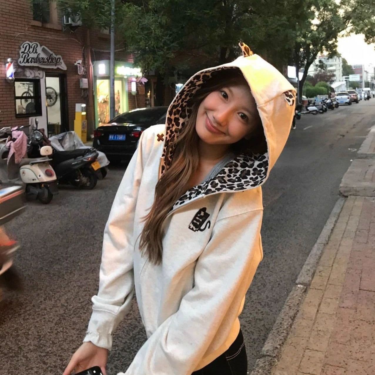 얇은 스타일 털이 있는 자수 패치 순수한 Mianhua 면 복합 후드티 여성 이미지 2