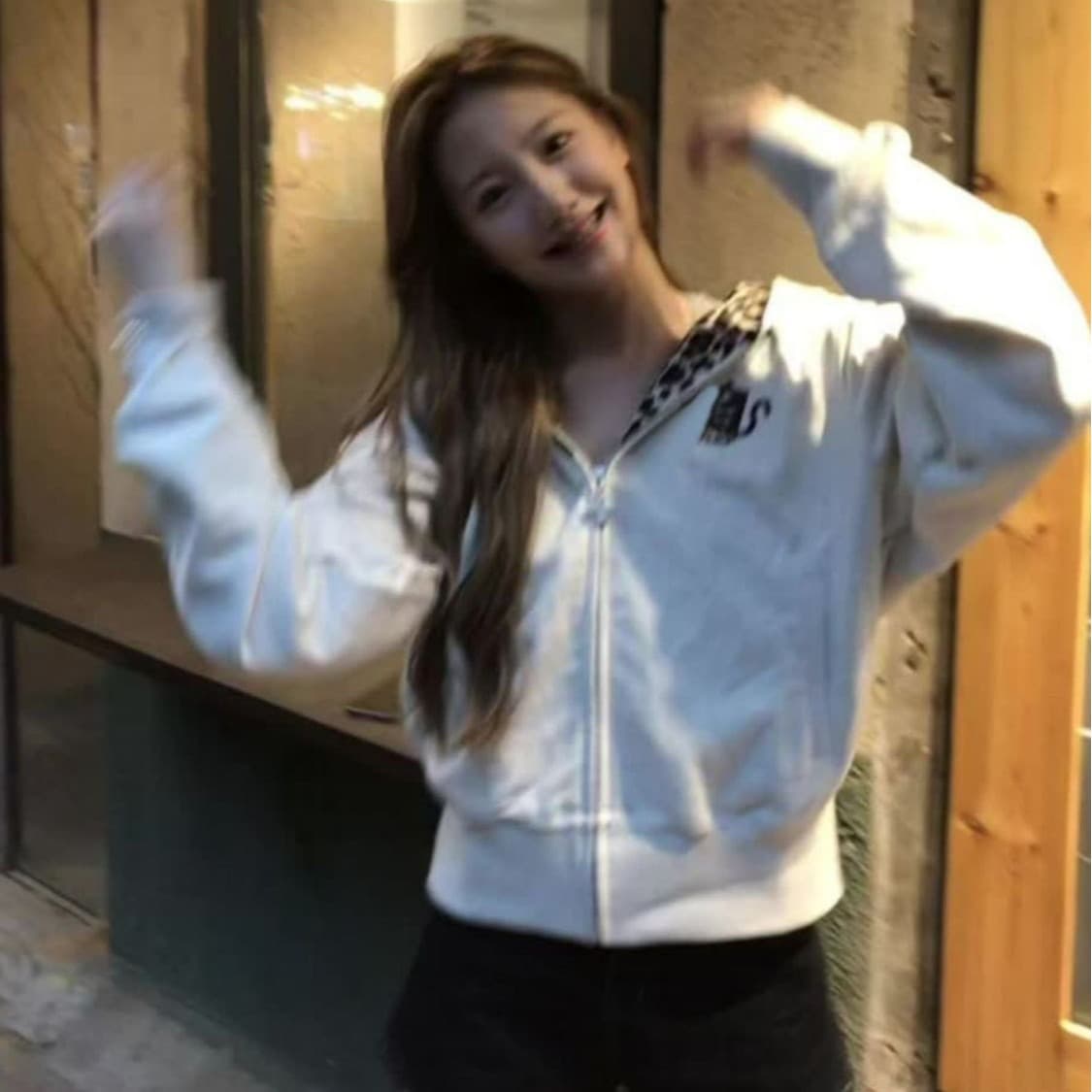 얇은 스타일 털이 있는 자수 패치 순수한 Mianhua 면 복합 후드티 여성 이미지 5