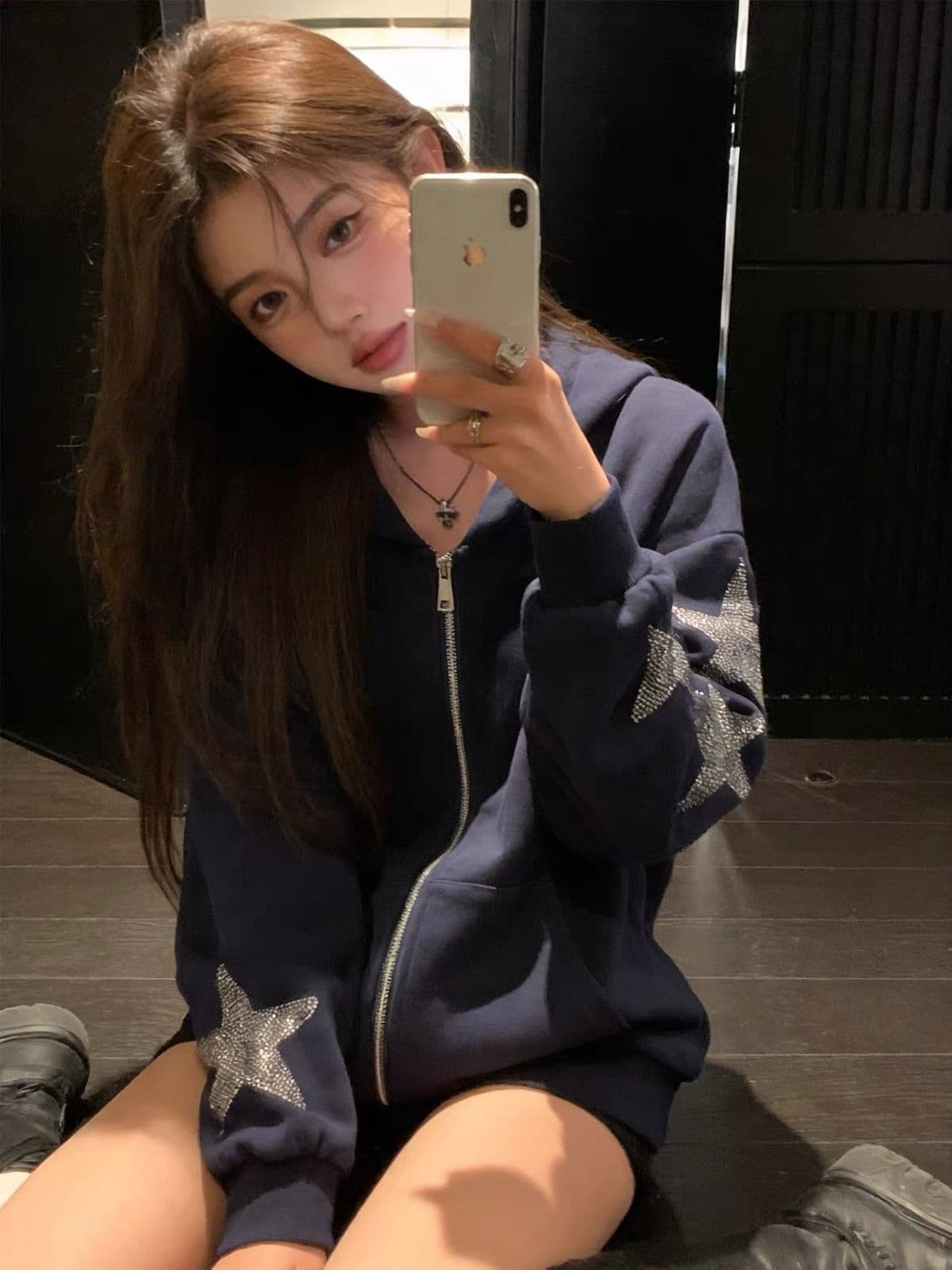 얇은 스타일 털이 있는 복잡한 블랙 하단 핫픽스 백금 지퍼 이후 패키지 칼라 순수한 Mianhua 면 후드티 여성 상세 이미지 2