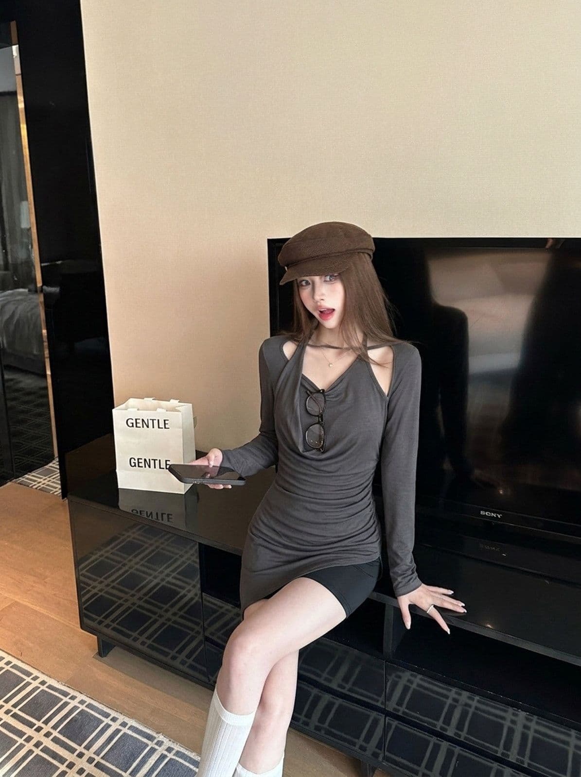 디자인 센스 행침 목 불규칙 긴팔 행침 목 티셔츠 여름 맨위 여성 트렌디 상세 이미지 10