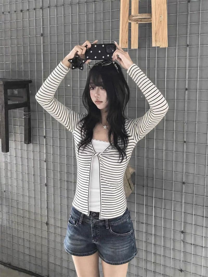 흑백 줄무늬 페이크 레이어드 긴팔 티셔츠 가을 고급 레이스 쇼트 스타일 핫걸 맨위 상세 이미지 3
