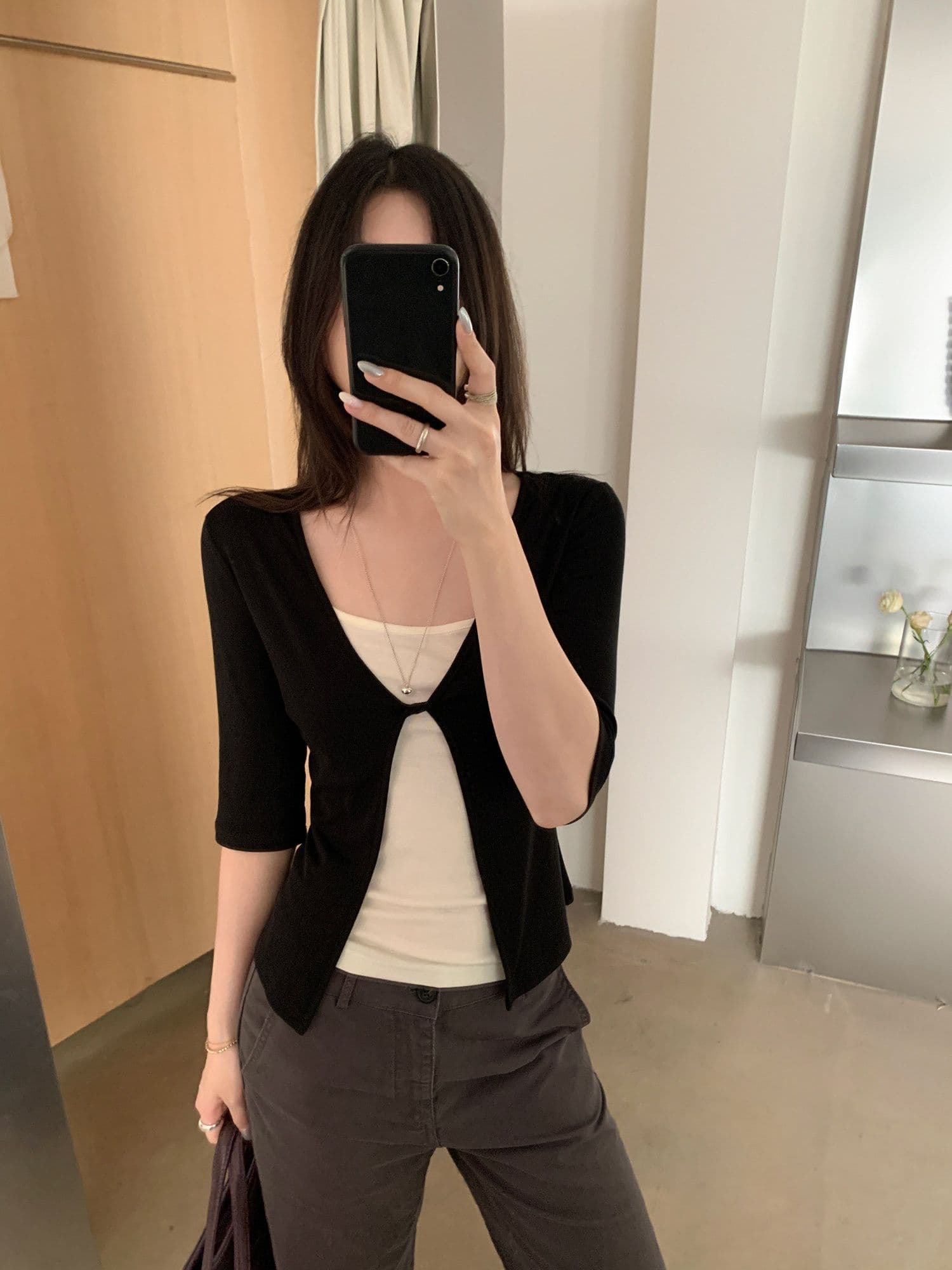 페이크 레이어드 배색 패치워크 V넥 중간 소매 티셔츠 여성 여름 디자인 센스 몸매 가꾸기 슬림해 보이는 핫걸 맨위 상세 이미지 15