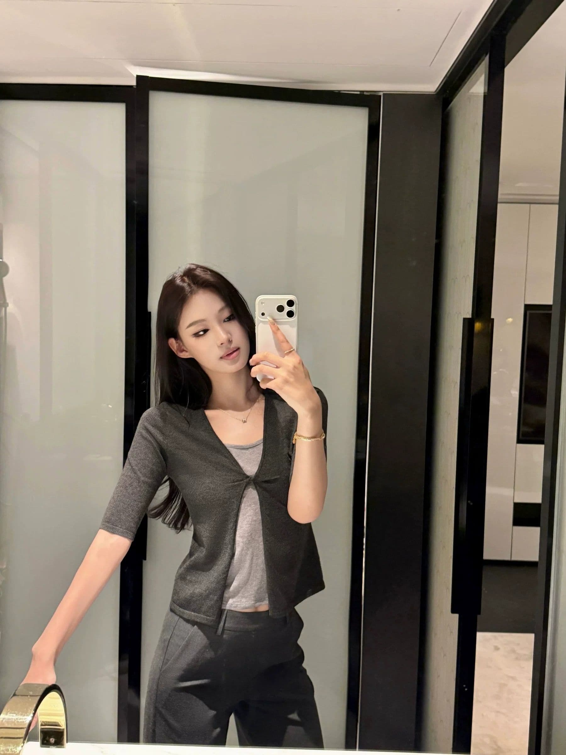 40 사람들 면 260 그램 페이크 레이어드 여름 새로운 디자인 센스 고급 몸매 가꾸기 슬림해 보이는 캐주얼 맨위 상세 이미지 4