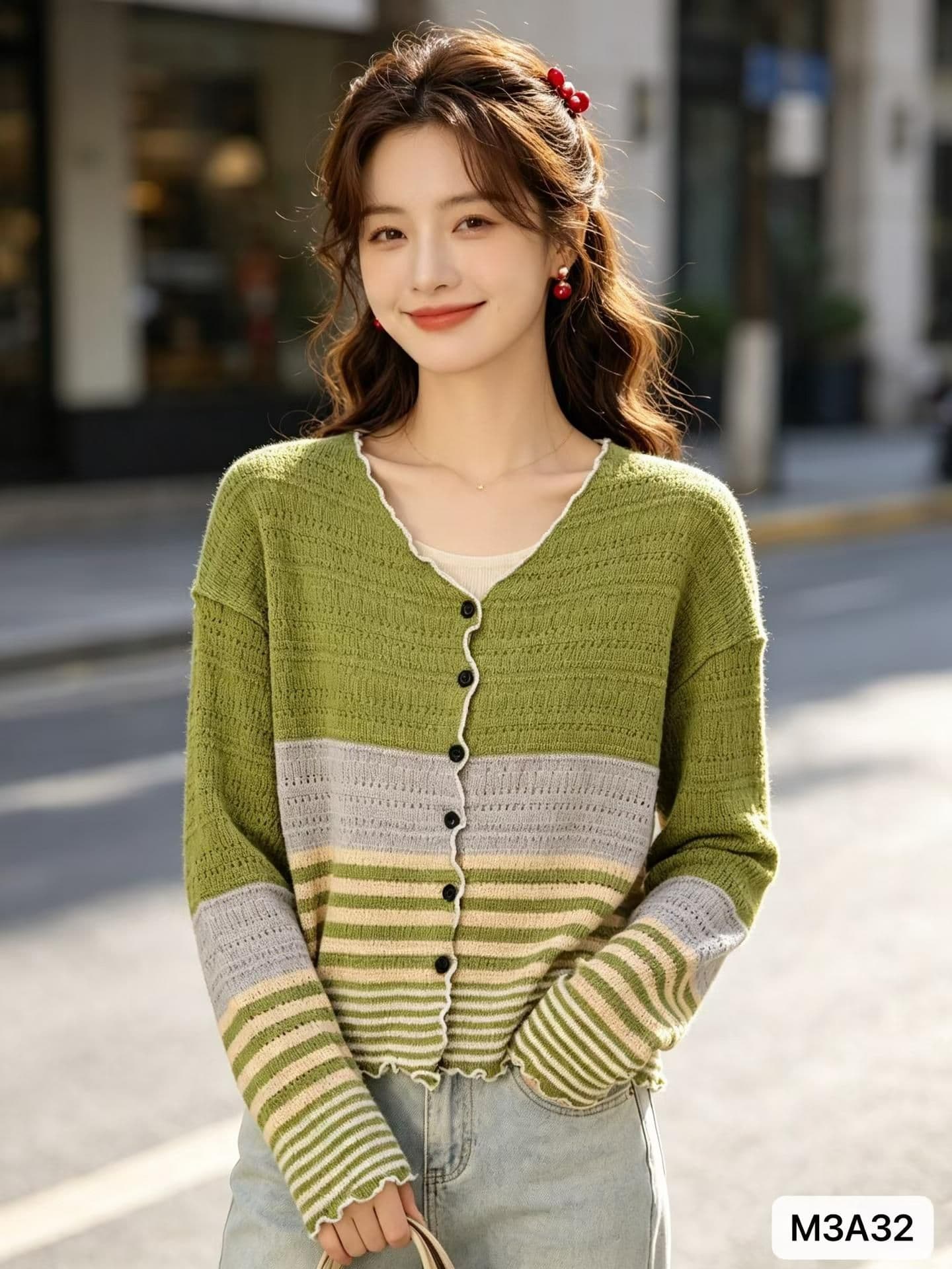 배색 스트라이프 V넥 프릴 긴팔 니트 티셔츠 여성 이른 가을 2026 외국 가스 허리 수축 슬림해 보이는 싱글 줄 버튼 이미지 2