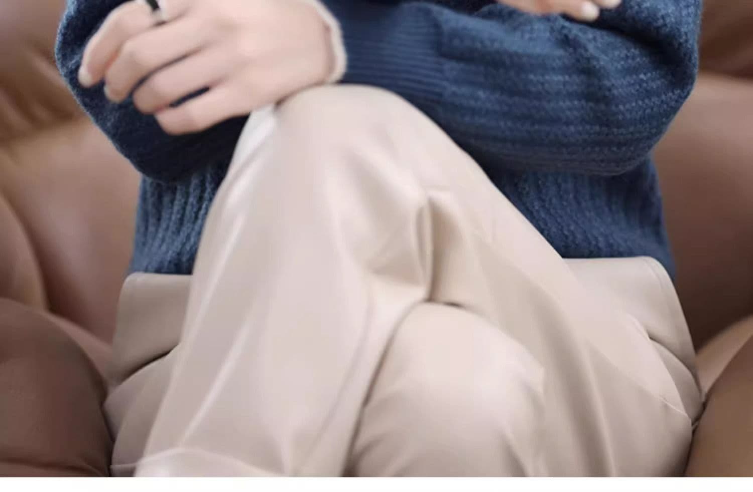 2026 년 가을 겨울철 빨간색 패션 스웨터 여성 의류 새로운 긴팔 페이크 레이어드 맨위 슬림해 보이는 대기 기본 셔츠 상세 이미지 7