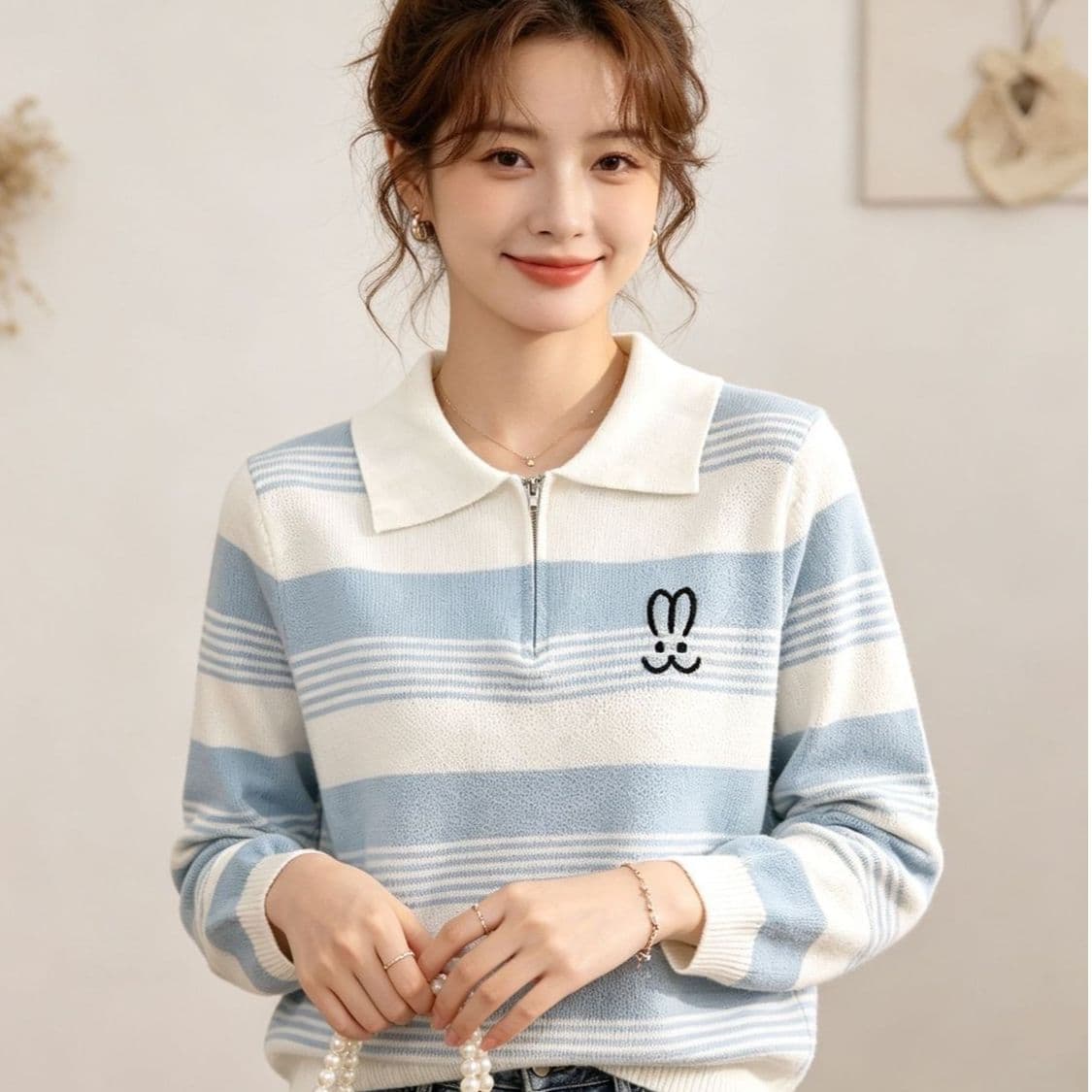 2026 패션 폴로 칼라 자수 하프 지퍼 배색 스트라이프 풀오버 긴팔