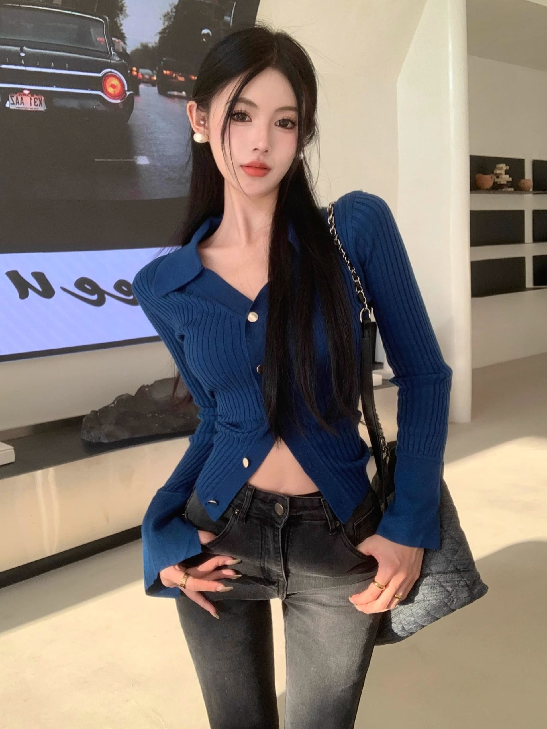 레트로 파란색 V넥 POLO 칼라 디자인 센스 니트 스웨터 여성 가을 2026 새로운 다용도 몸매 가꾸기 슬림해 보이는 맨위 상세 이미지 3