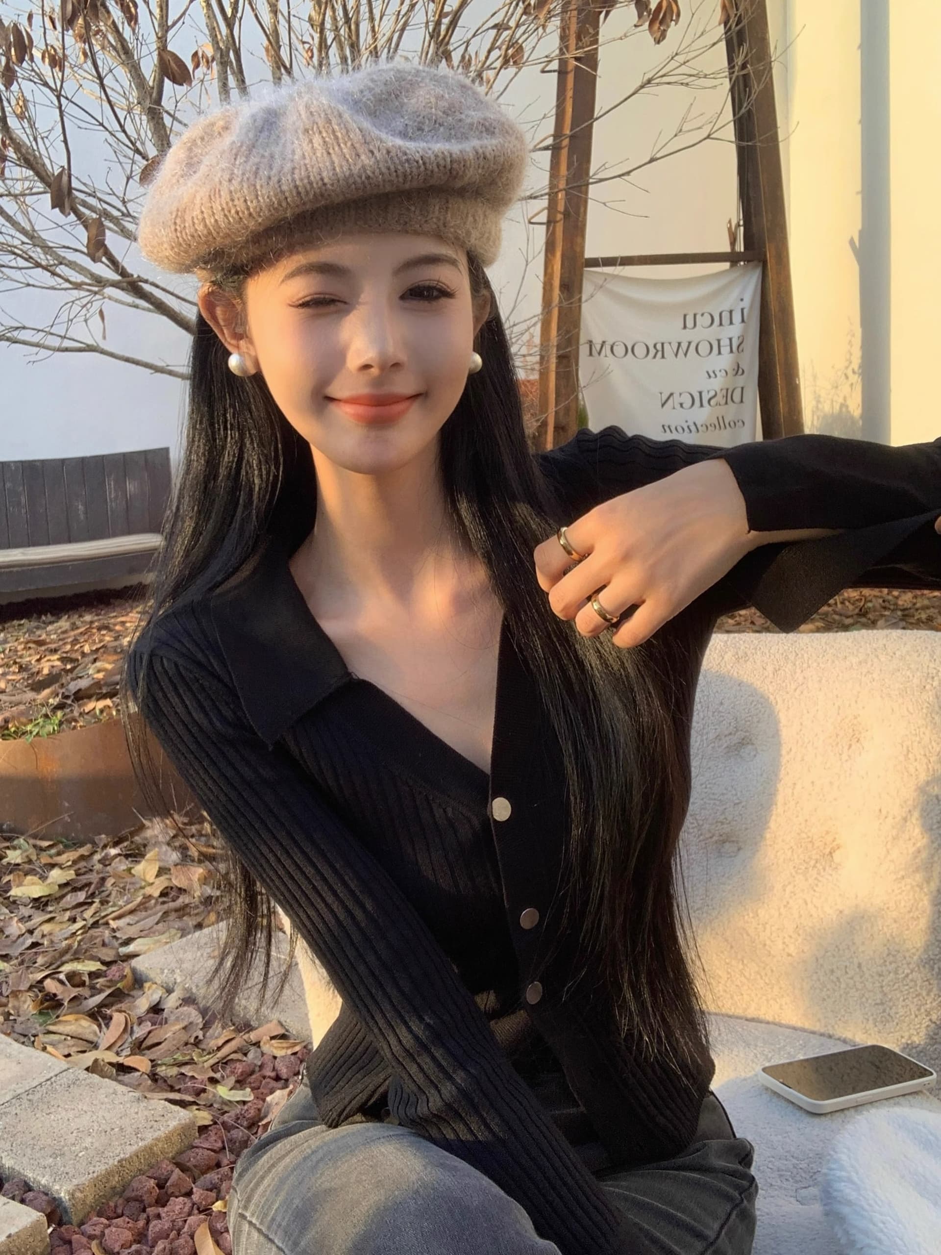 레트로 파란색 V넥 POLO 칼라 디자인 센스 니트 스웨터 여성 가을 2026 새로운 다용도 몸매 가꾸기 슬림해 보이는 맨위 상세 이미지 4