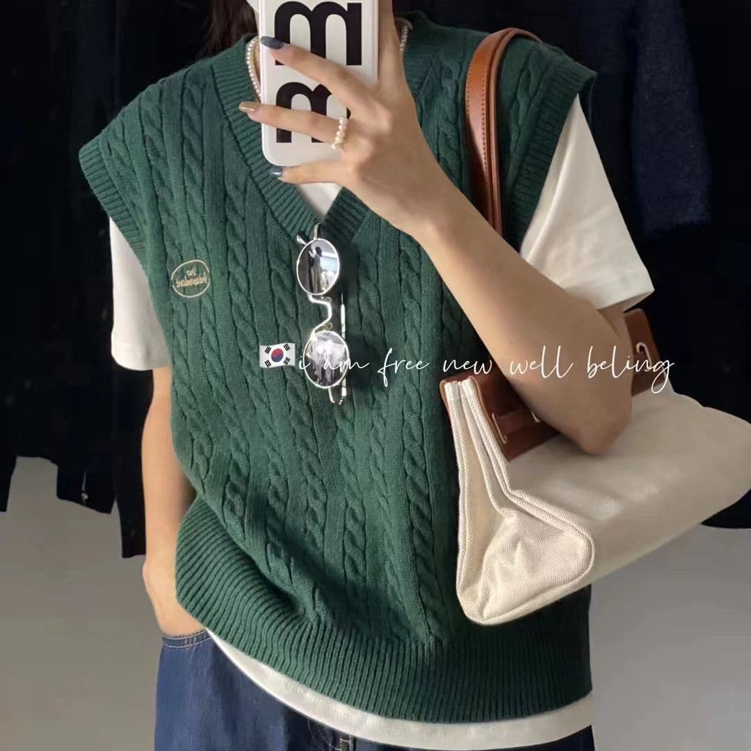 학원 스타일 2026 가을 스웨터 조끼 루즈핏 레트로 다용도 니트 학원 스타일 연령 감소 외부 가져 가라. V넥 조끼 여자
