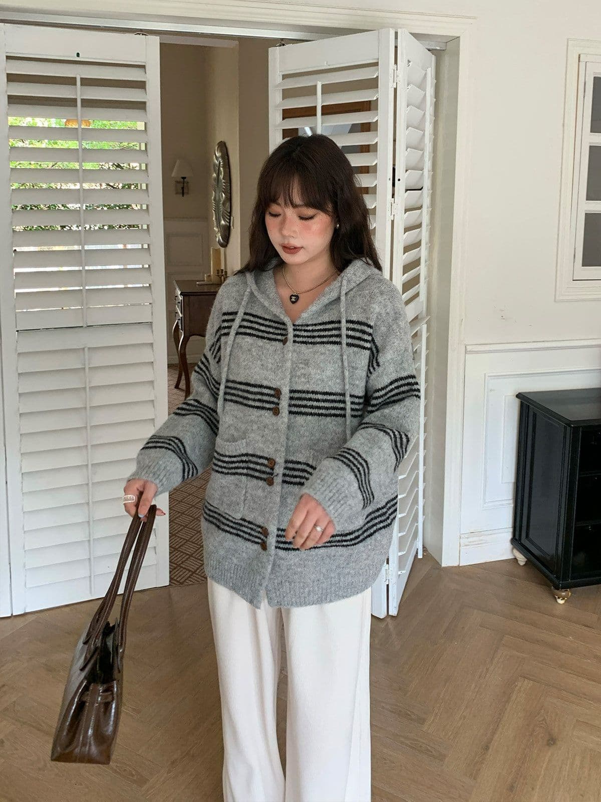 2026 년 가을 겨울 느긋한 바람 핀 스트라이프 후드 스웨터 오픈 가디건 한 부서 루즈핏 중간 길이 니트 재킷 맨위 상세 이미지 30