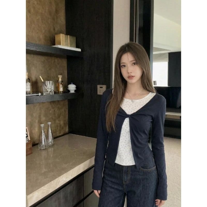 한 부서 달콤함 꽃무늬 페이크 레이어드 긴팔 티셔츠 여성 봄 가을 디자인 센스 슬림해 보이는 맨위