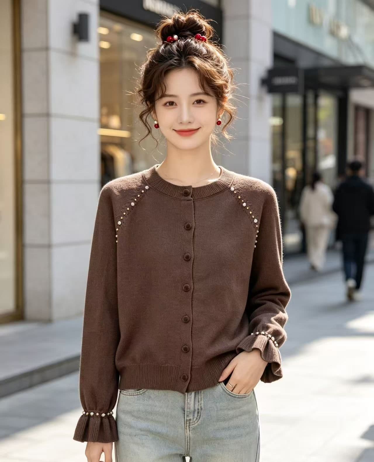 2026 가을 새로운 라운드 넥 단추 꽃잎 커프스 비즈 박기 니트 긴 소매 오픈 가디건 이미지 4