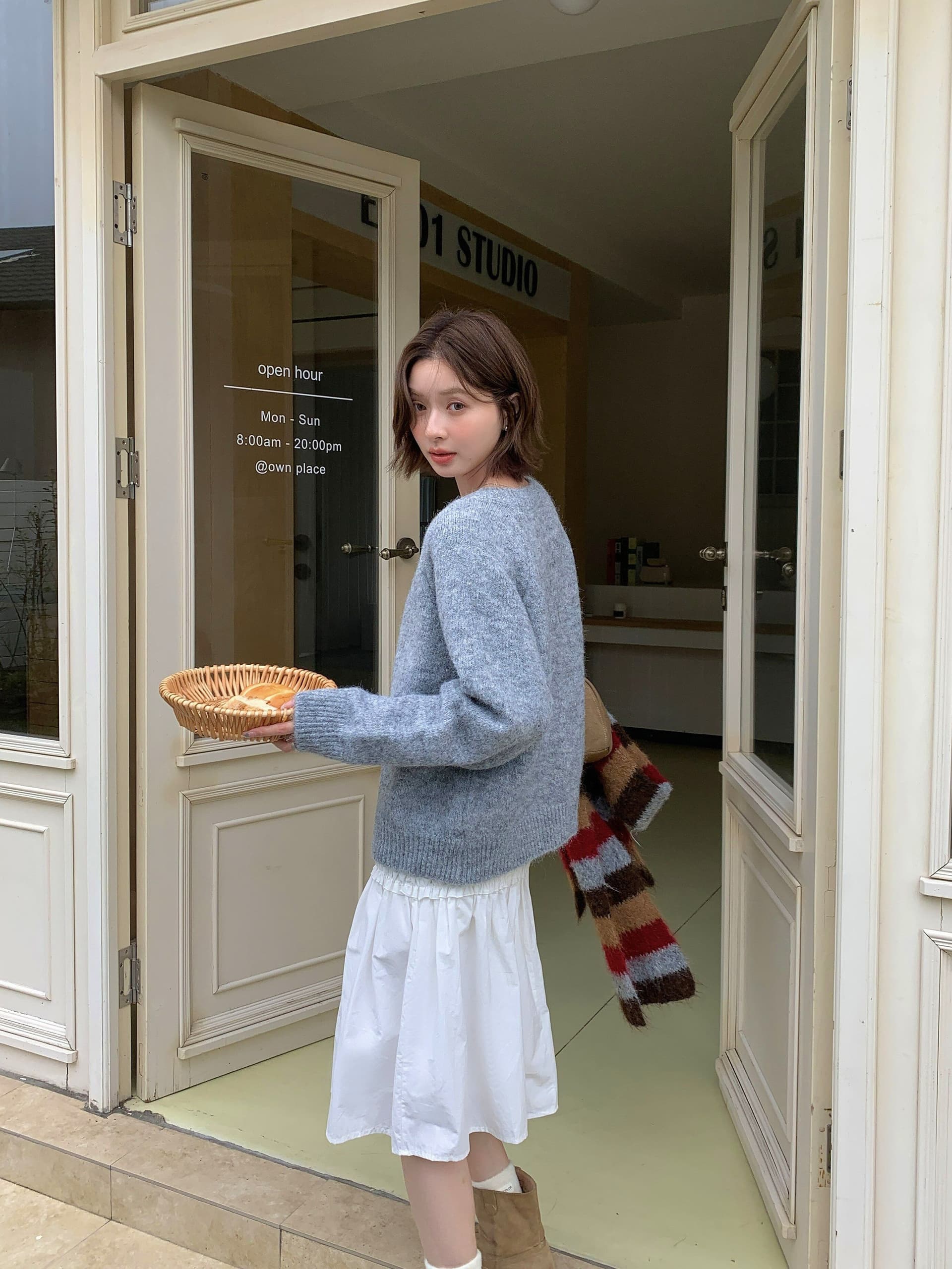 한 부서 부드러운 찹쌀 회색 하트 버클 스웨터 오픈 가디건 여성 가을 겨울 새로운 루즈핏 느긋한 바람 니트 스웨터 재킷 맨위 상세 이미지 6