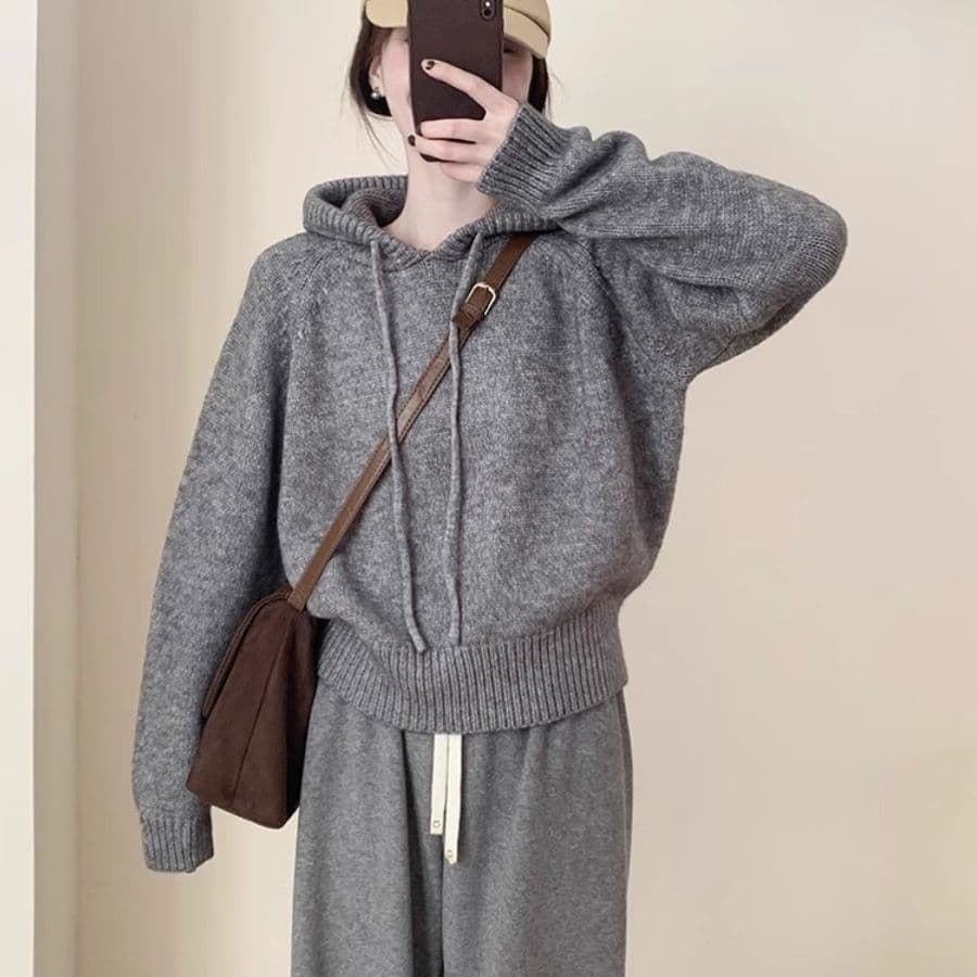 느긋한 바람 후드 캐주얼 루즈핏 고급 센스 두꺼운 스웨터 여자 가을 겨울 새로운 한국 스타일 쇼트 스타일 니트 맨위 트렌디 이미지 2