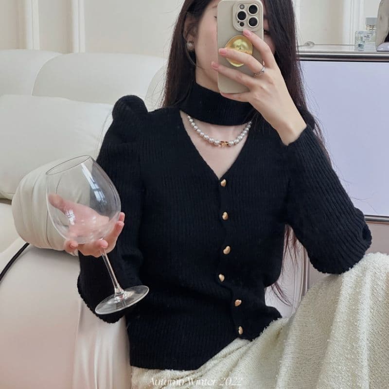 2026 가을 새로운 여성 켜기 프랑스식 슬림해 보이는 품격 홀로우 아웃 행침 목 니트 스웨터 싱글 줄 버튼 V넥 맨위