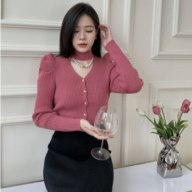 2026 가을 새로운 여성 켜기 프랑스식 슬림해 보이는 품격 홀로우 아웃 행침 목 니트 스웨터 싱글 줄 버튼 V넥 맨위 이미지 2