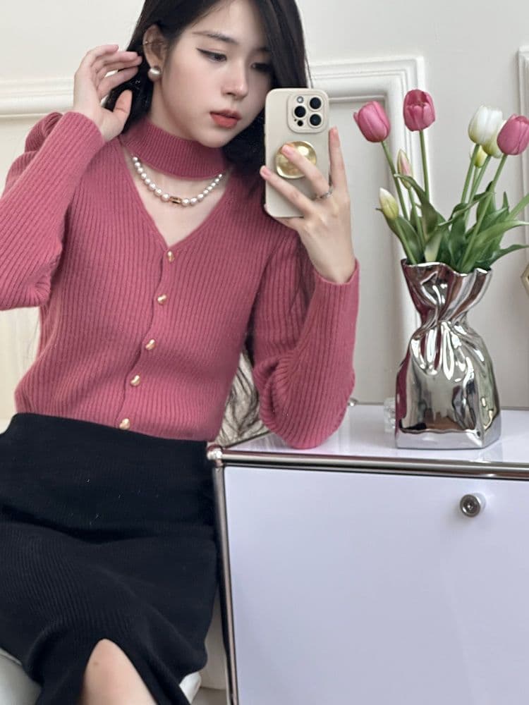 2026 가을 새로운 여성 켜기 프랑스식 슬림해 보이는 품격 홀로우 아웃 행침 목 니트 스웨터 싱글 줄 버튼 V넥 맨위 상세 이미지 13