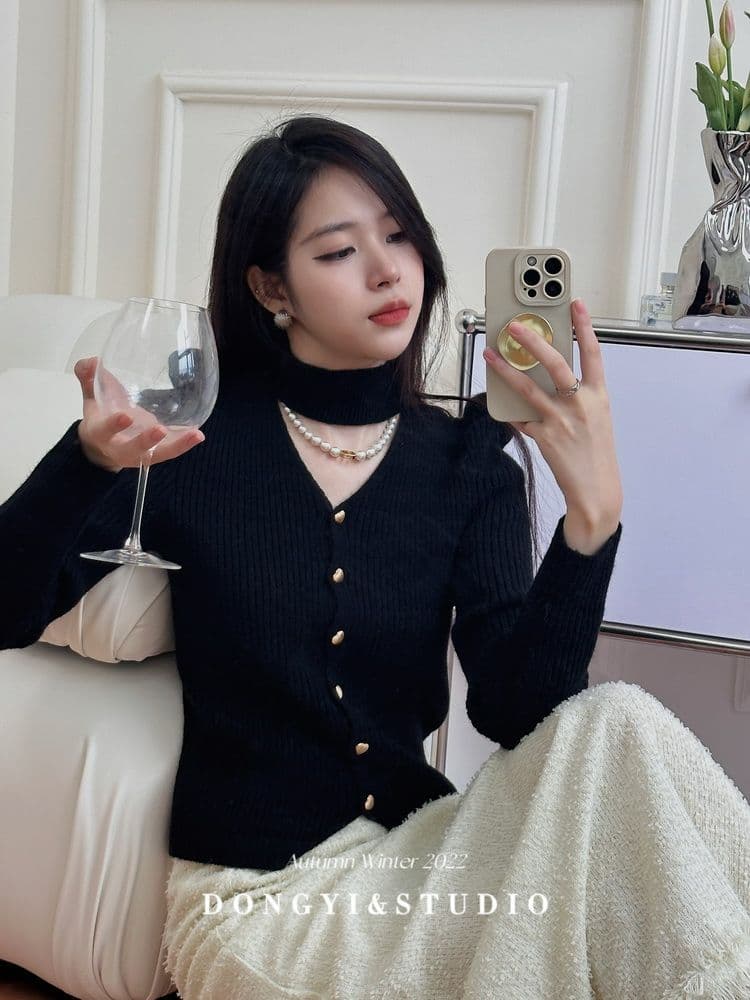 2026 가을 새로운 여성 켜기 프랑스식 슬림해 보이는 품격 홀로우 아웃 행침 목 니트 스웨터 싱글 줄 버튼 V넥 맨위 상세 이미지 21