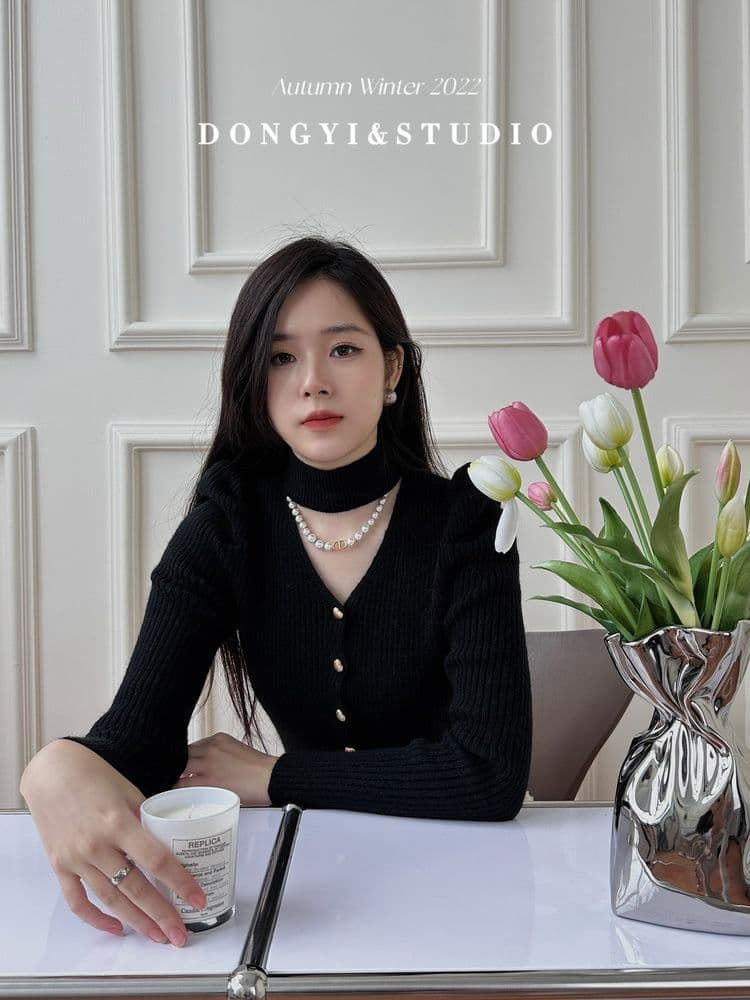 2026 가을 새로운 여성 켜기 프랑스식 슬림해 보이는 품격 홀로우 아웃 행침 목 니트 스웨터 싱글 줄 버튼 V넥 맨위 상세 이미지 33